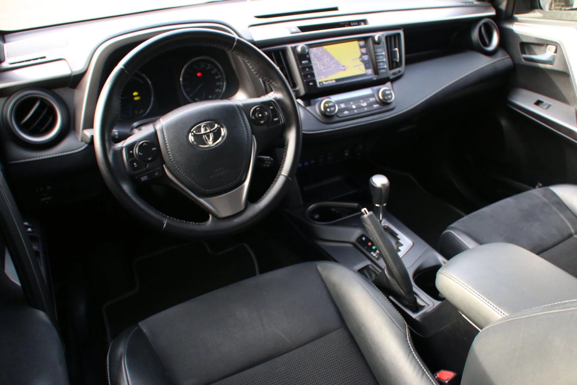 Hoofdafbeelding Toyota RAV4