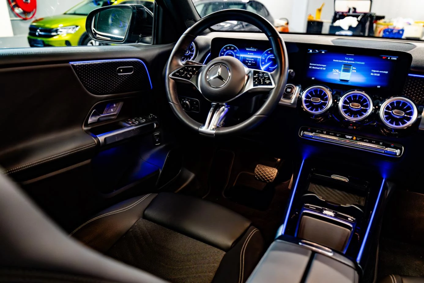 Hoofdafbeelding Mercedes-Benz EQB