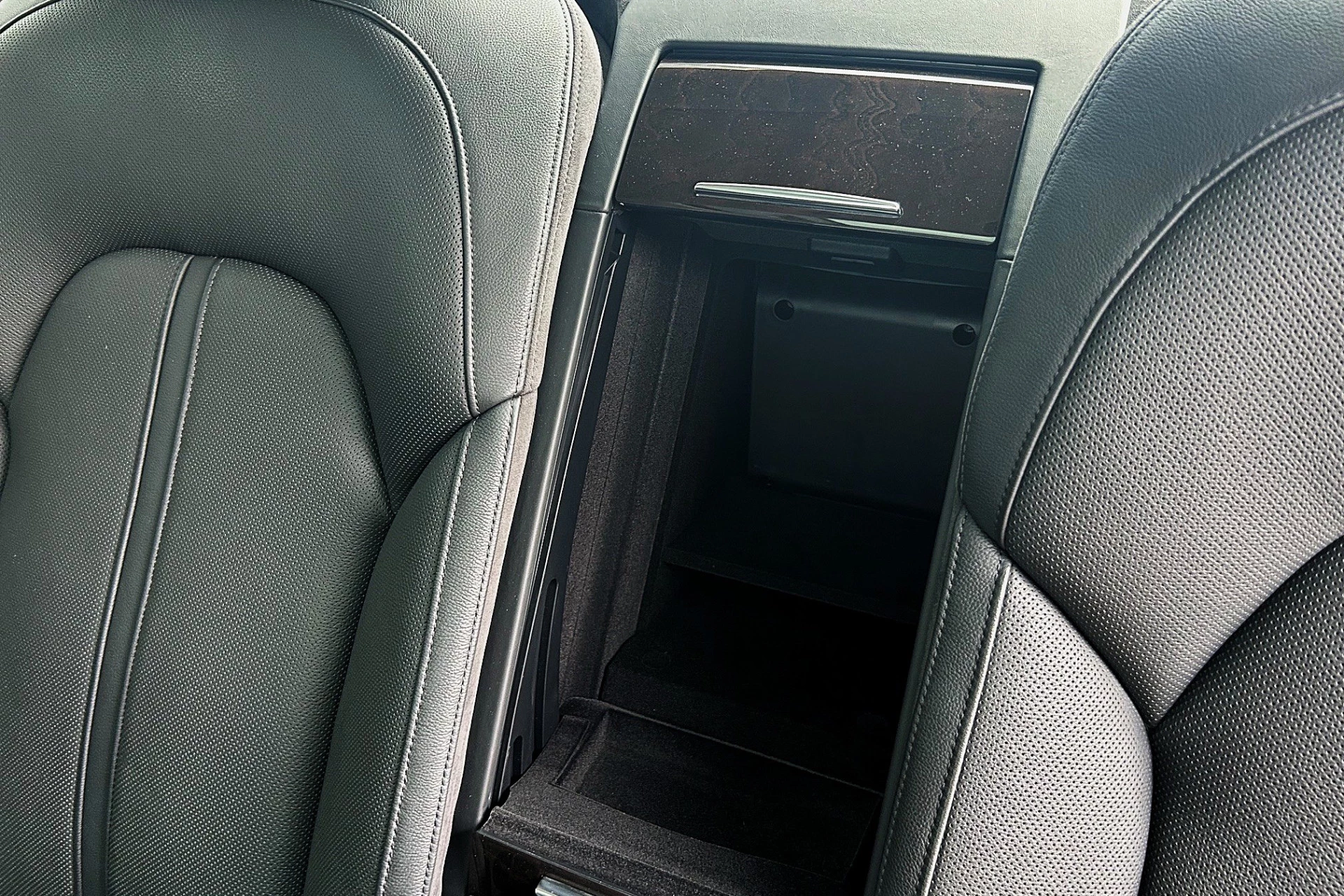 Hoofdafbeelding Audi A8