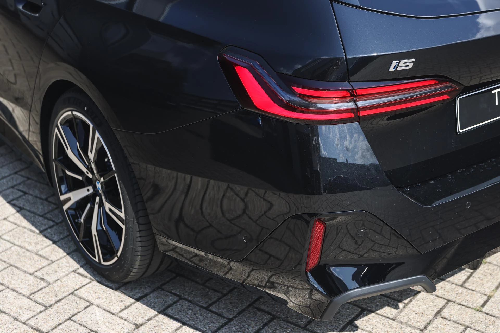 Hoofdafbeelding BMW i5