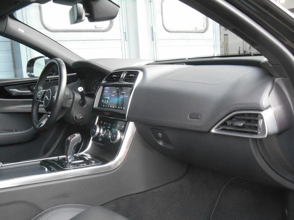 Hoofdafbeelding Jaguar XE