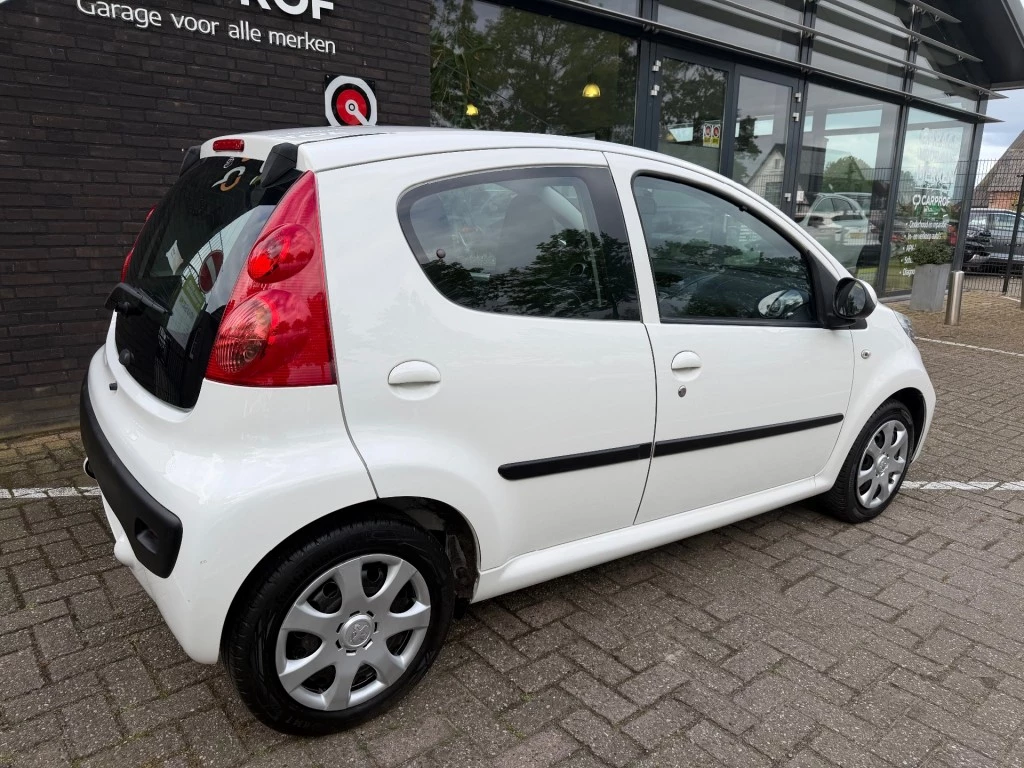 Hoofdafbeelding Peugeot 107