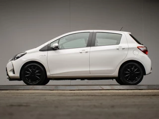Toyota Yaris 1.5 Hybrid Active (NAVI,LED,CRUISE,CAMERA,SPORTSTOELEN,CLIMATE,GETINT,PDC,NETTESTAAT)