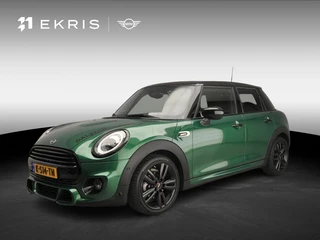 MINI 5-deurs Cooper JCW Uitvoering / Sportstoelen / LED / Harman-KardonPark Assist / Getint glas / Alu wielen 17 inch black