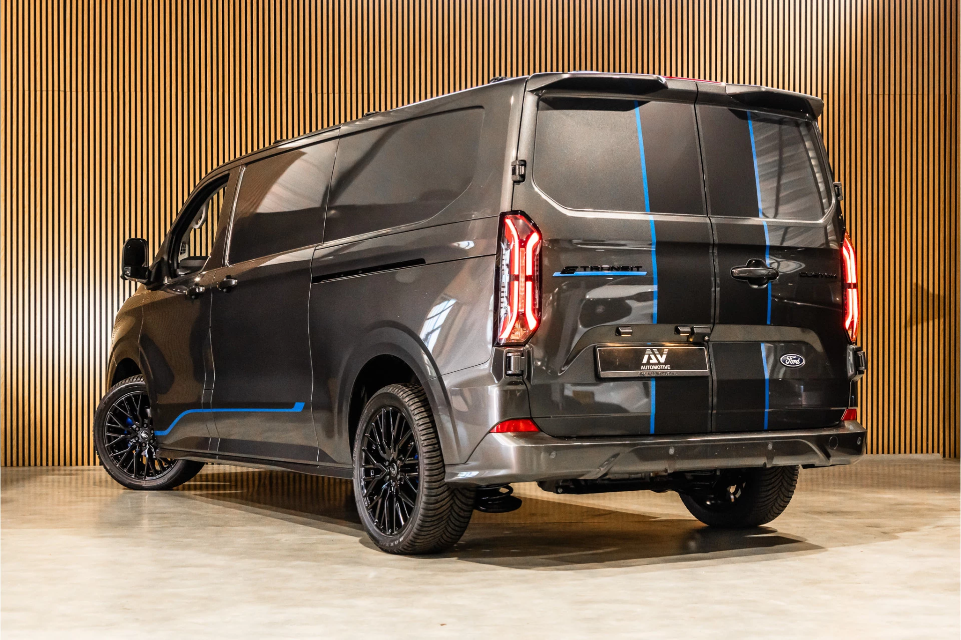 Hoofdafbeelding Ford E-Transit Custom