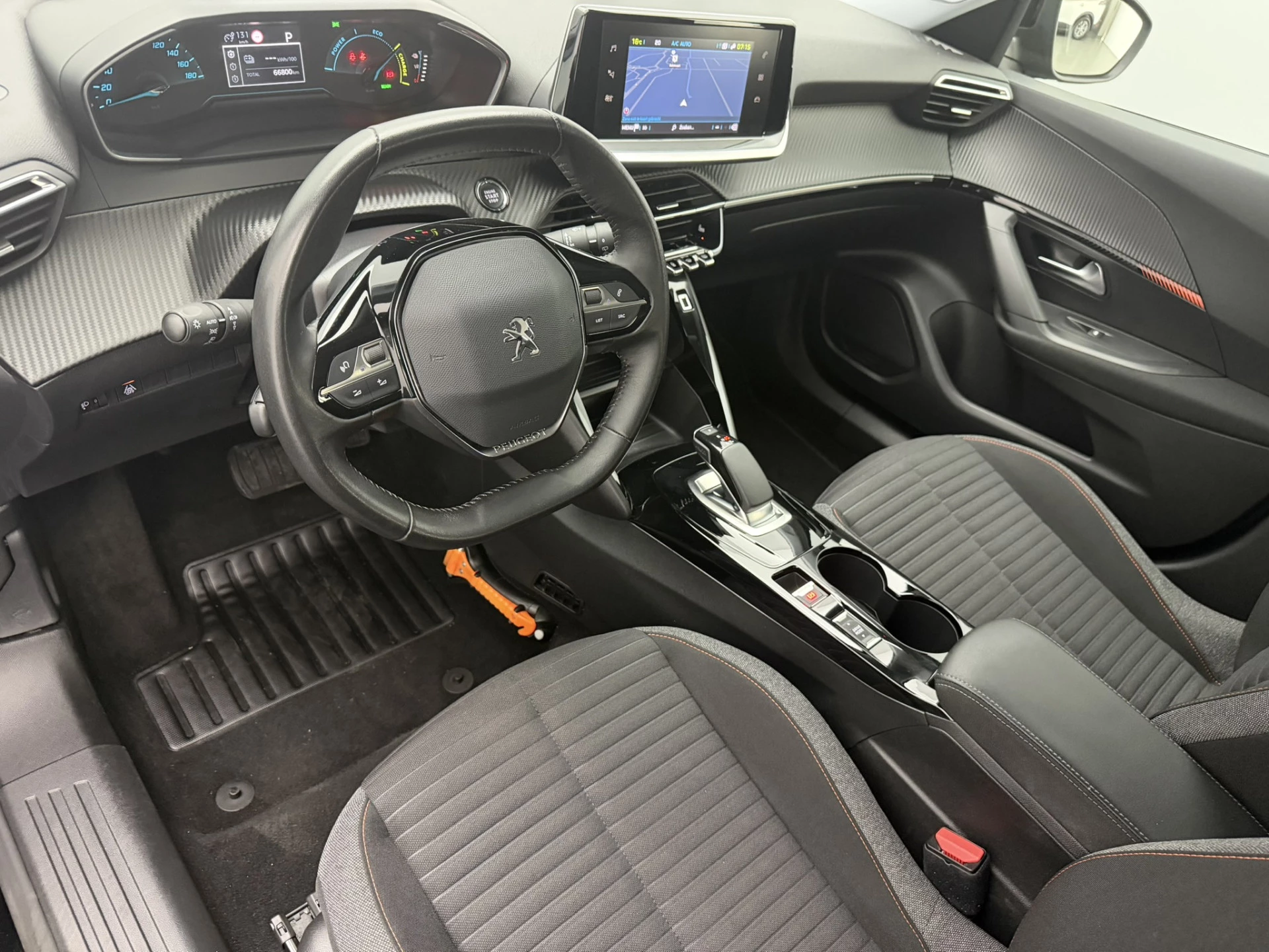 Hoofdafbeelding Peugeot e-2008