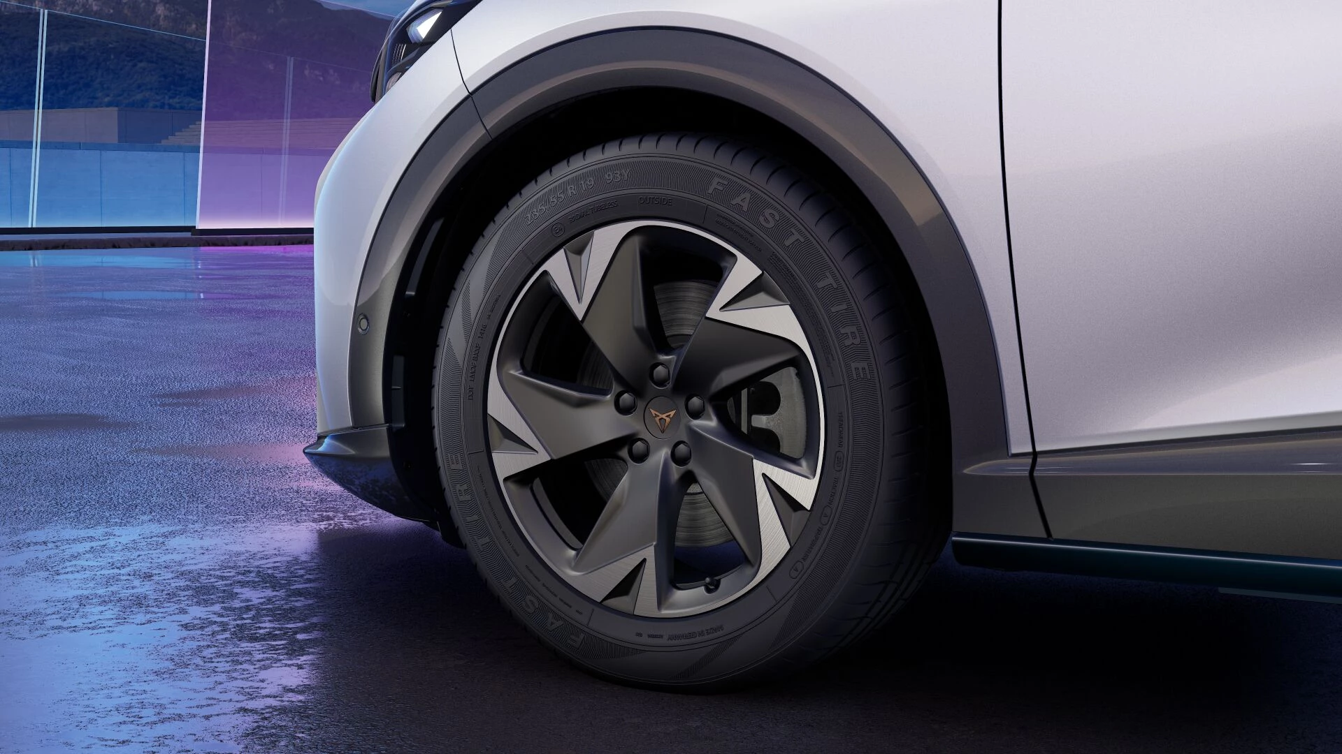 Hoofdafbeelding CUPRA Tavascan