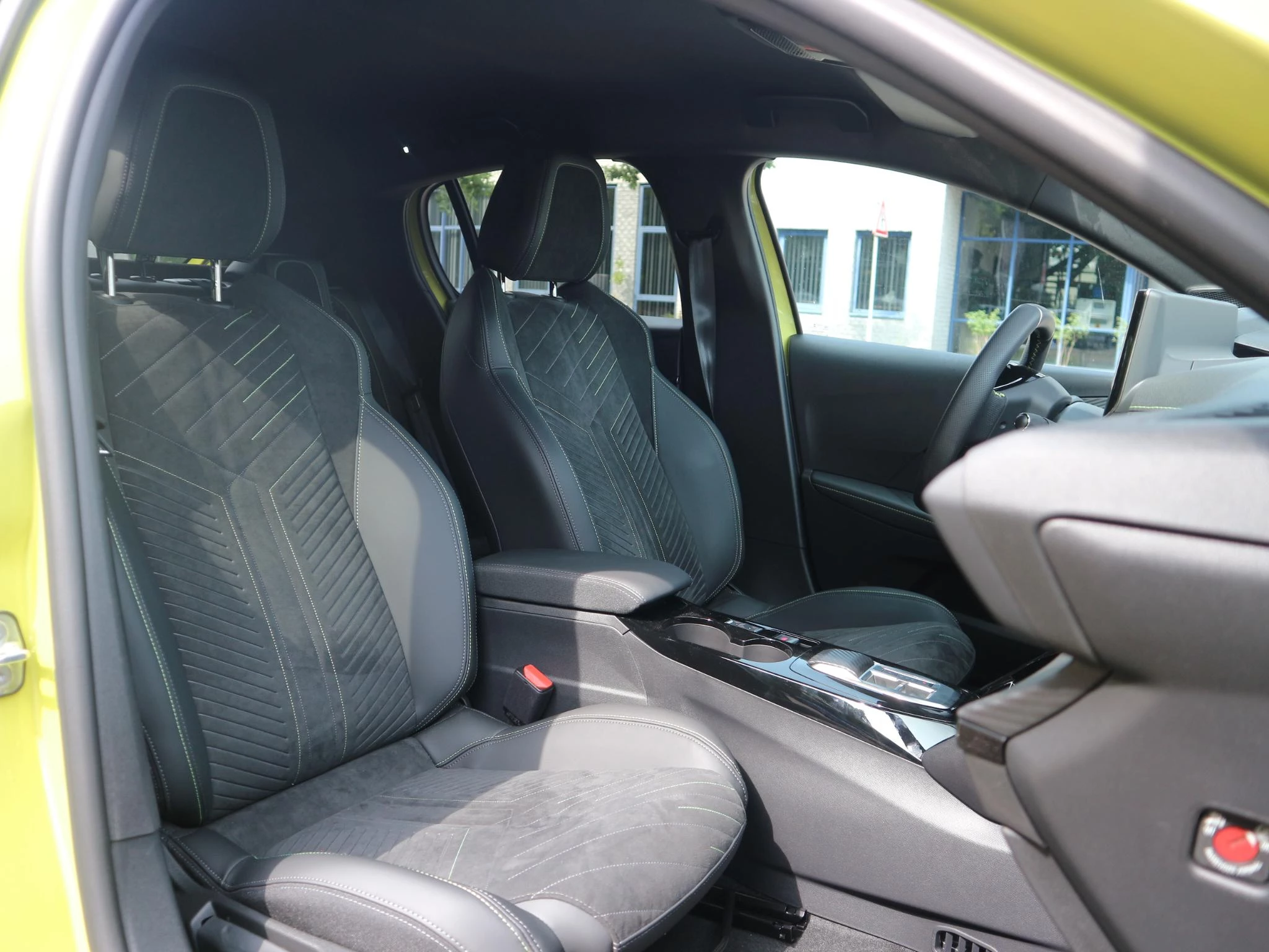 Hoofdafbeelding Peugeot e-208