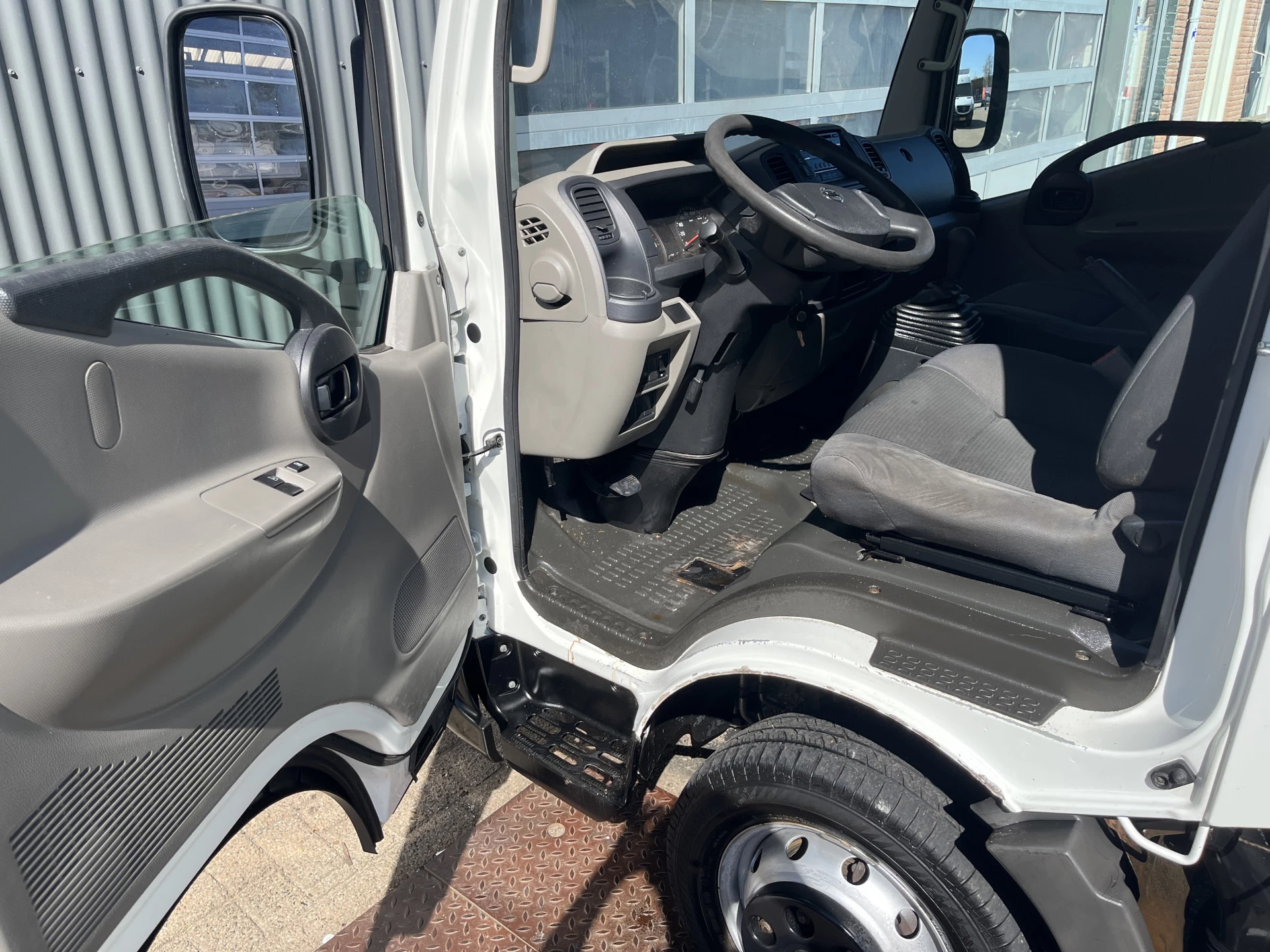 Hoofdafbeelding Nissan NT400
