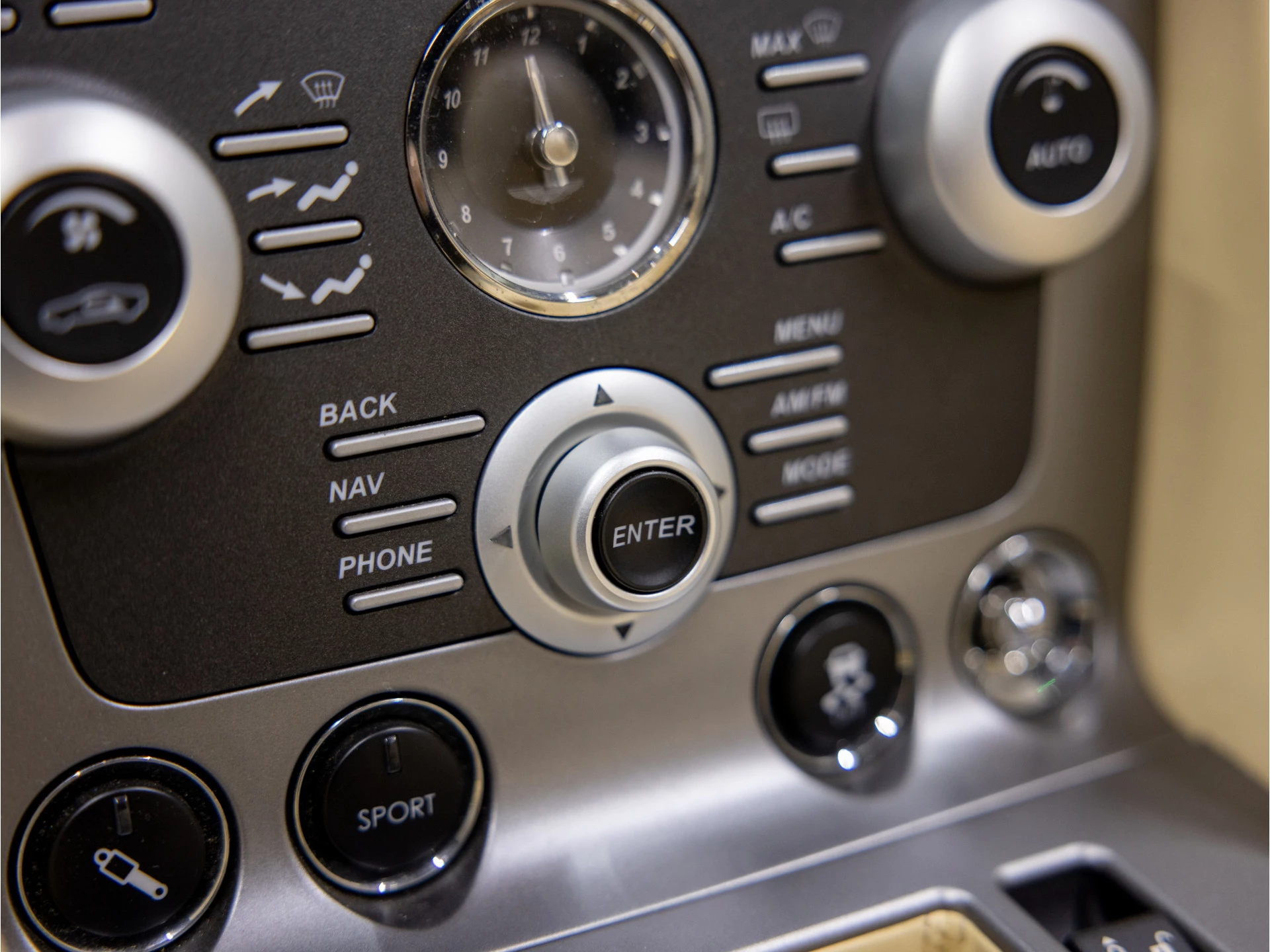 Hoofdafbeelding Aston Martin DB9