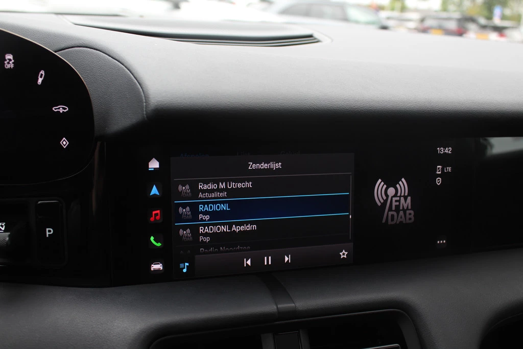 Hoofdafbeelding Porsche Taycan