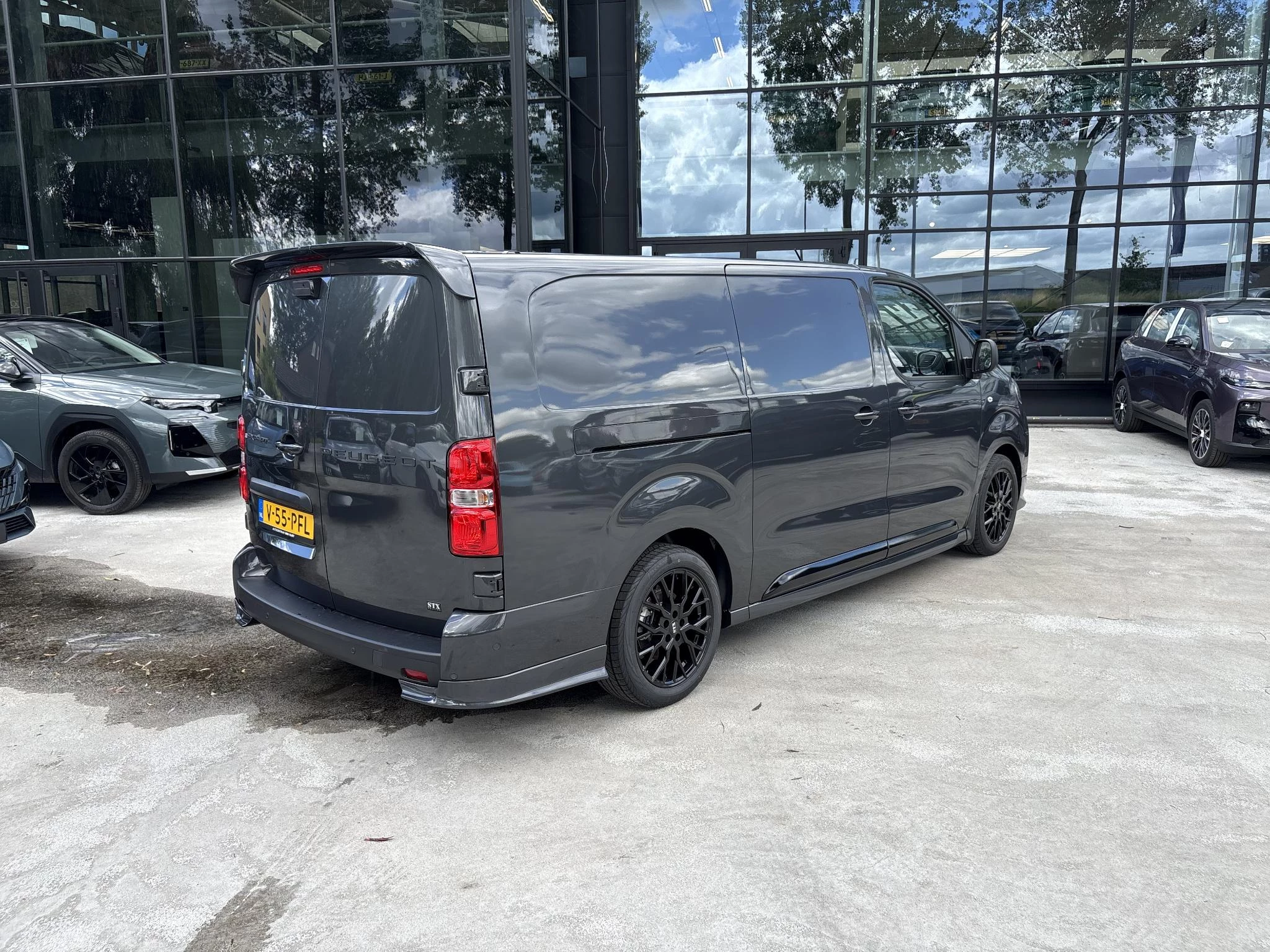 Hoofdafbeelding Peugeot e-Expert