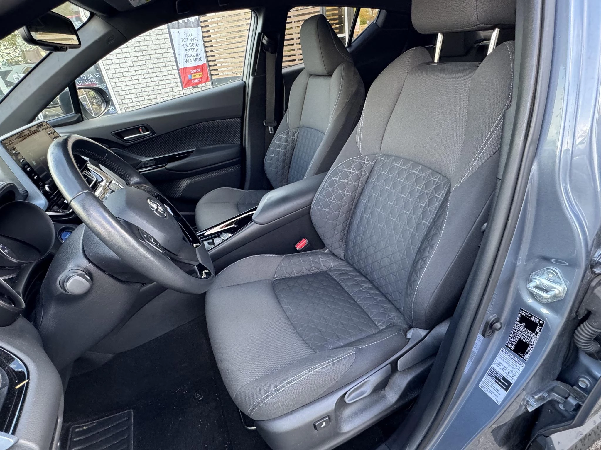 Hoofdafbeelding Toyota C-HR