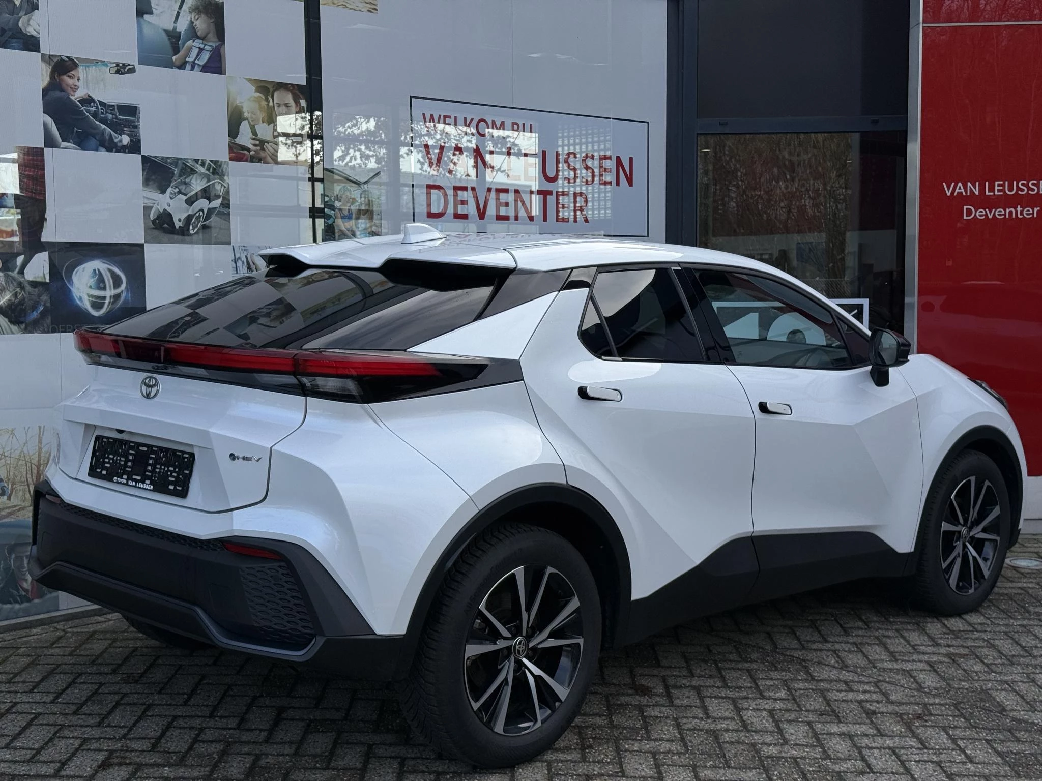 Hoofdafbeelding Toyota C-HR