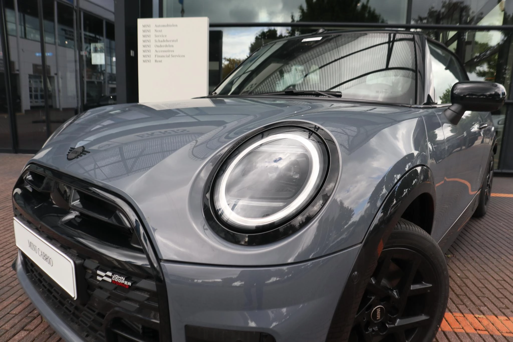 Hoofdafbeelding MINI Cabrio