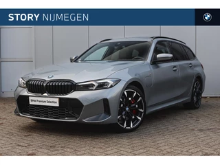 BMW 3 Serie Touring 330e High Executive M Sport Automaat / Panoramadak / Trekhaak / Sportstoelen / Adaptieve  LED / Parking Assistant Plus / Harman Kardon / Stoelverwarming