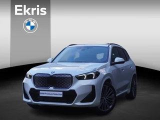 BMW iX1 xDrive30 M Sportpakket Pro | Trekhaak met elektrisch wegklapbare kogel | Driving Assistant Professional | Harman-Kardon sound system | Glazen panoramadak