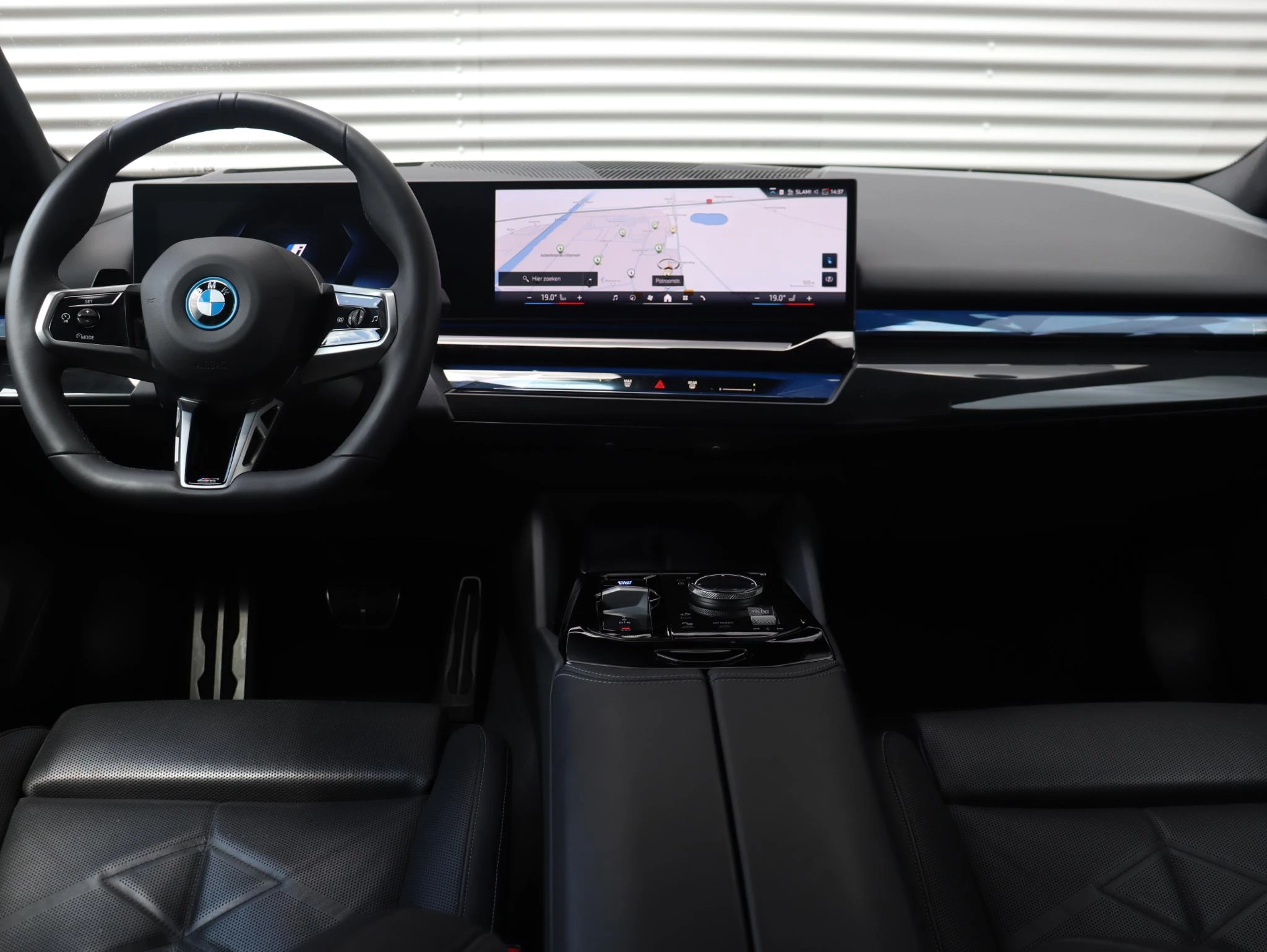 Hoofdafbeelding BMW i5