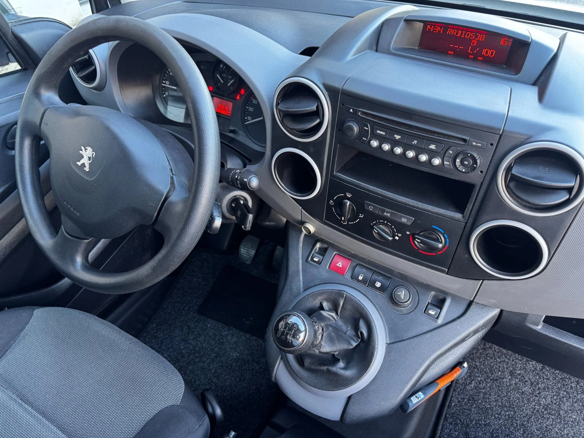 Hoofdafbeelding Peugeot Partner