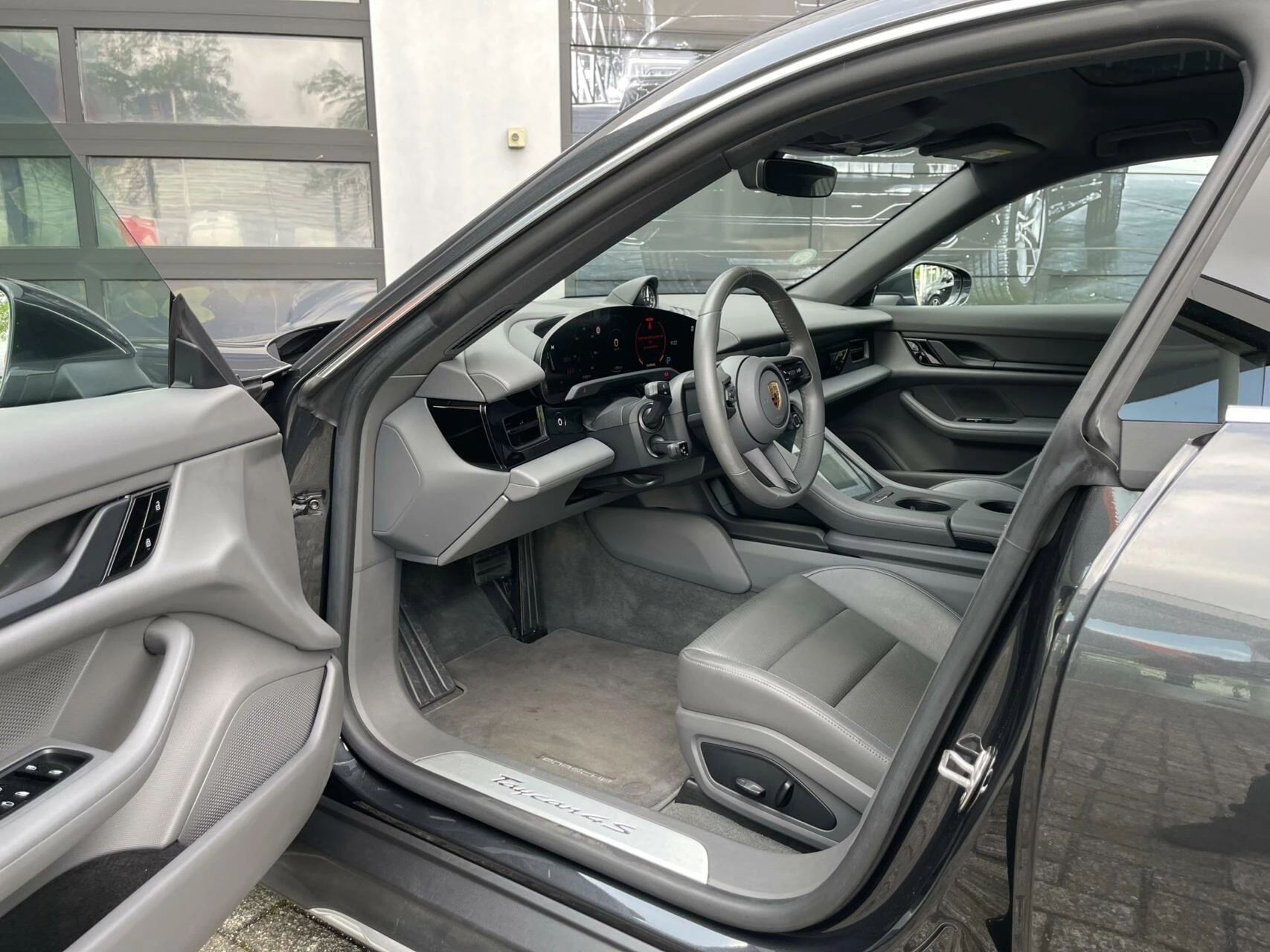 Hoofdafbeelding Porsche Taycan