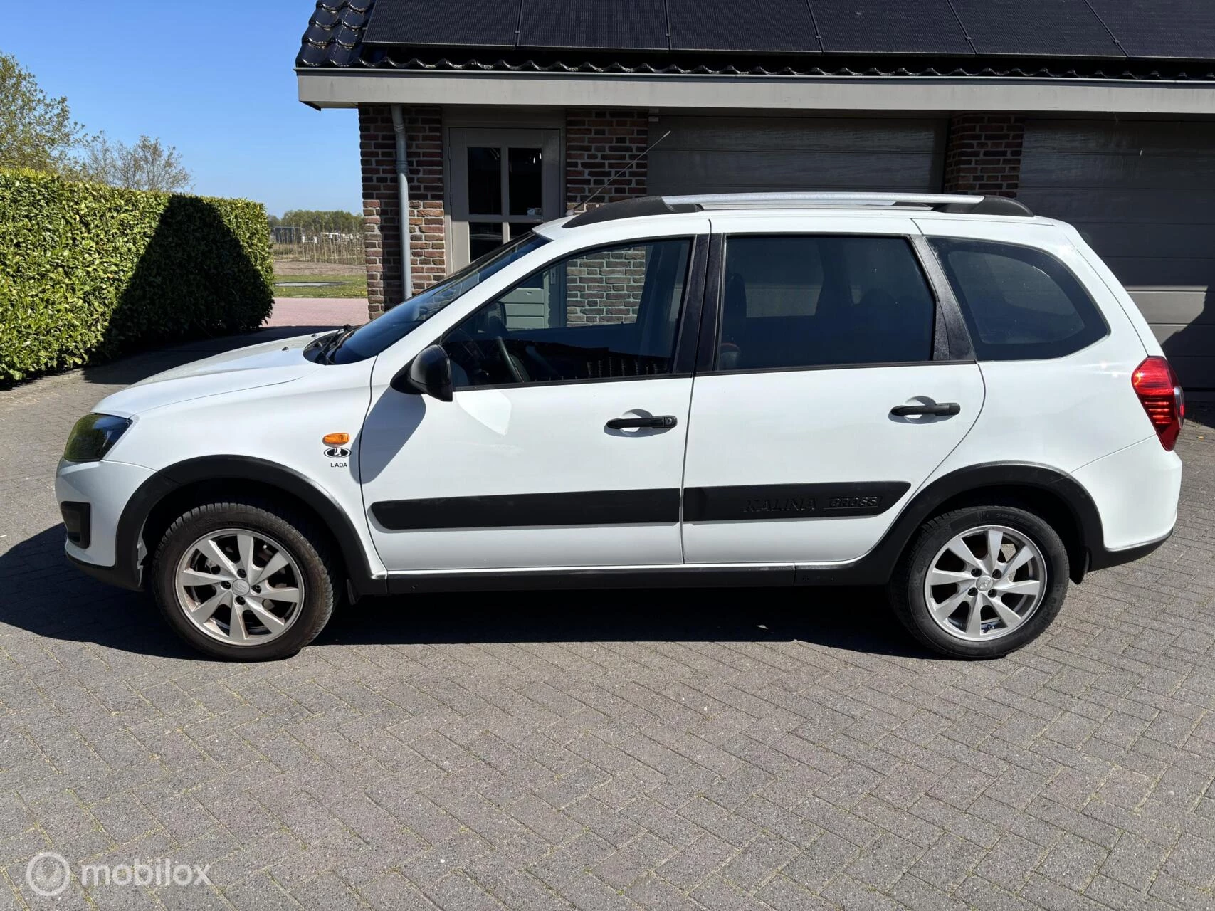 Hoofdafbeelding Lada Kalina