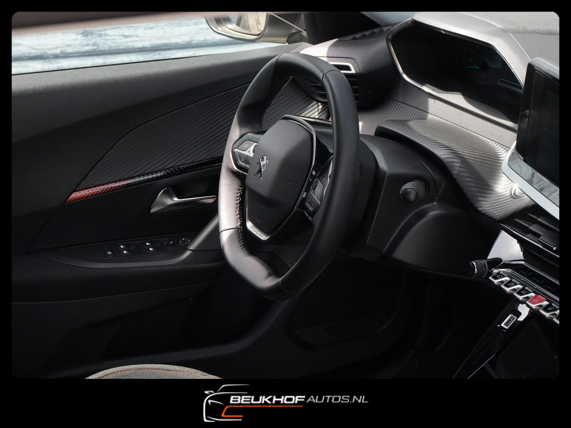 Hoofdafbeelding Peugeot e-2008