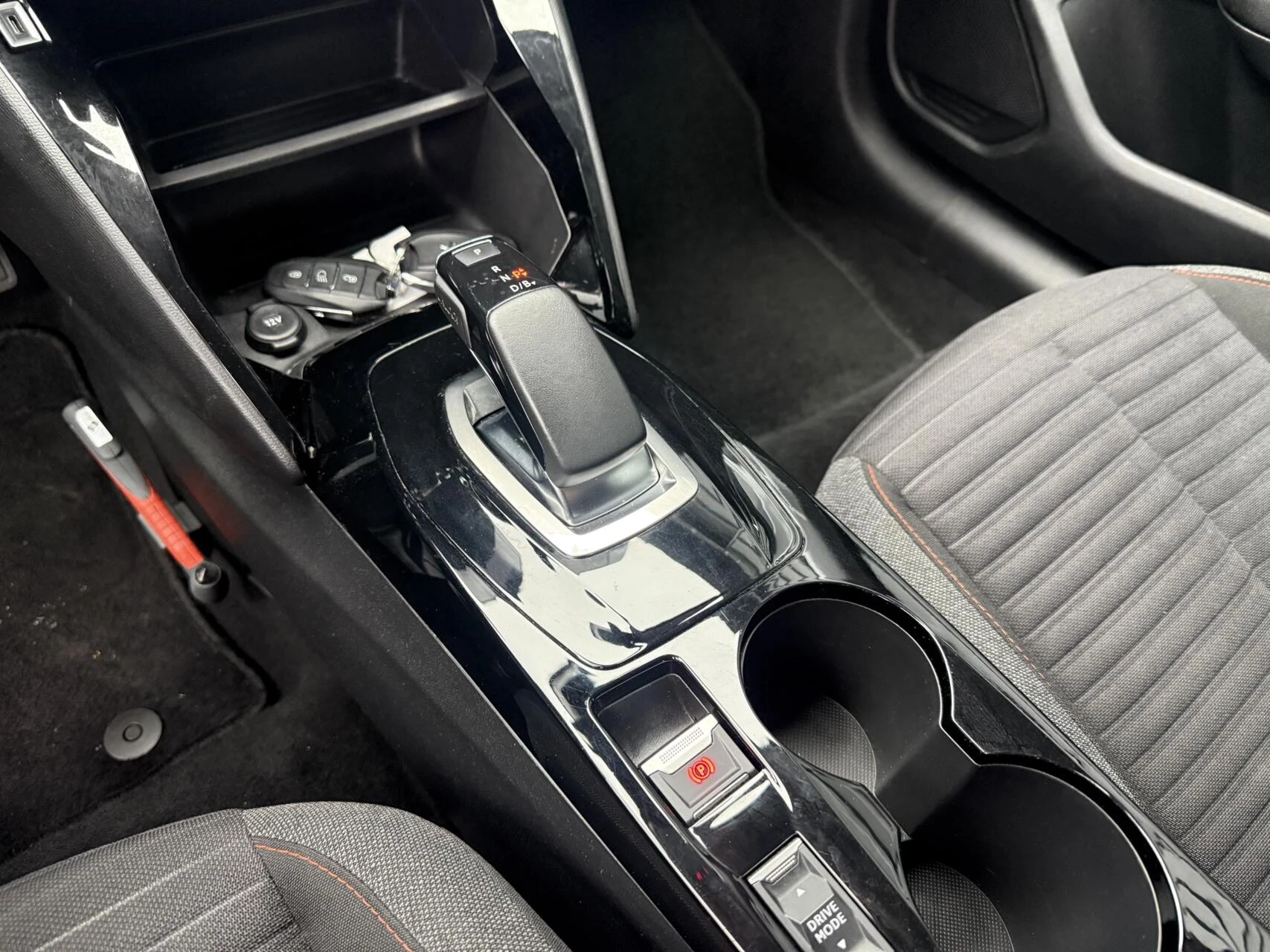 Hoofdafbeelding Peugeot e-208