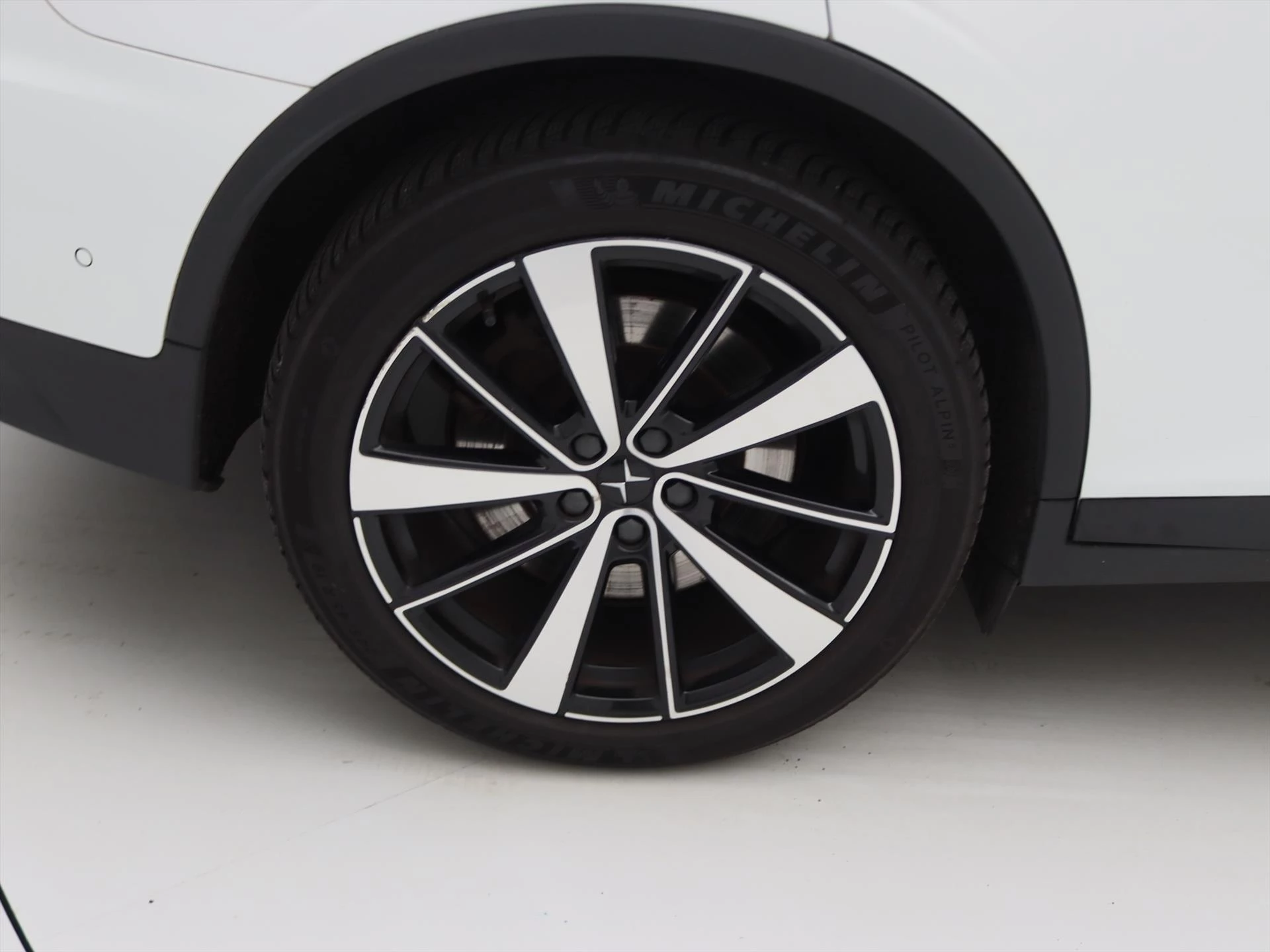 Hoofdafbeelding Polestar 2