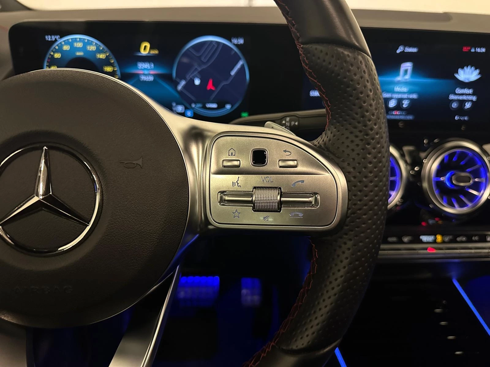 Hoofdafbeelding Mercedes-Benz EQA