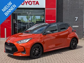 Toyota Yaris 1.5 Hybrid Executive PDC HUD SPORTSTOELEN STOELVERWARMING BI-TONE