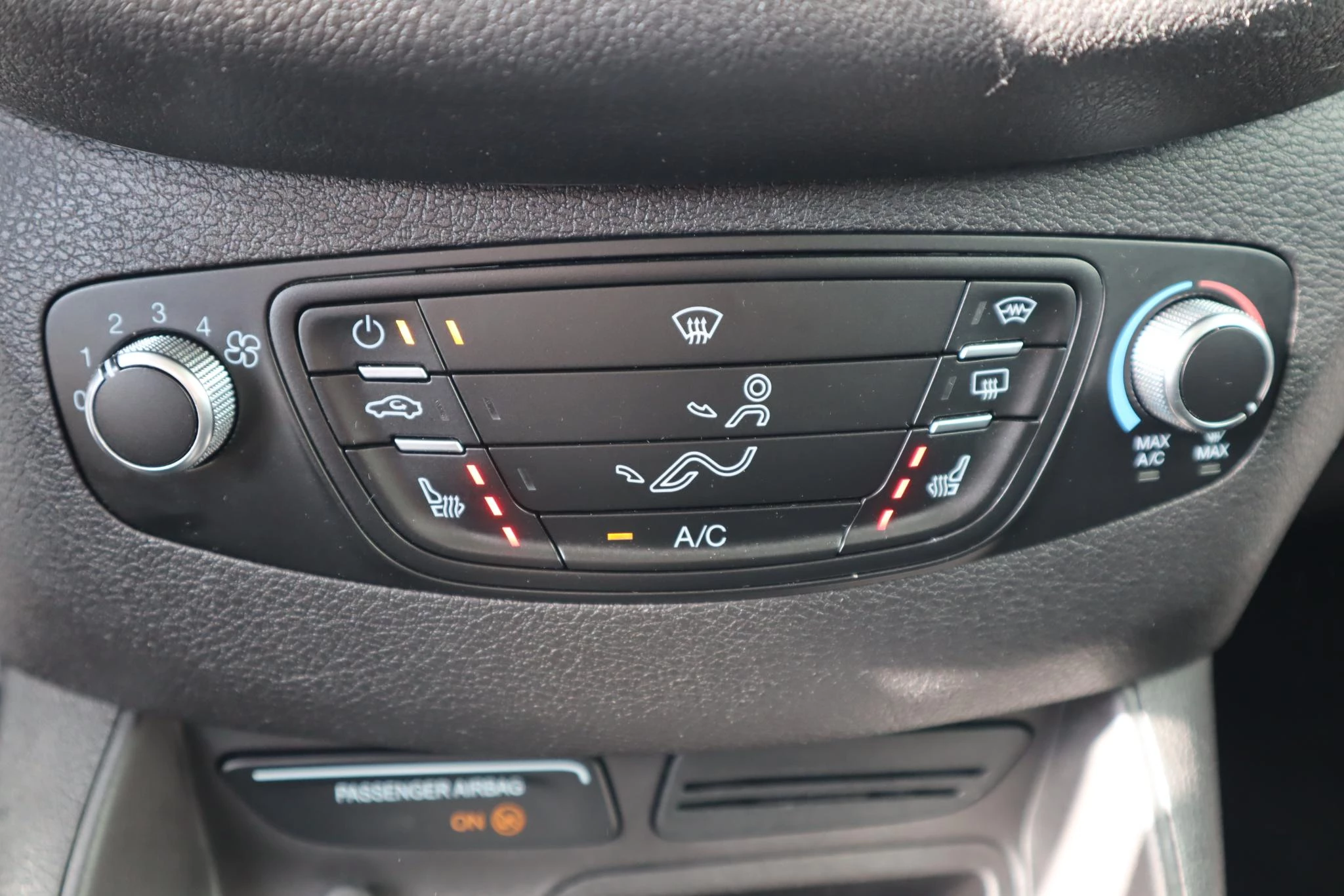Hoofdafbeelding Ford Transit Courier