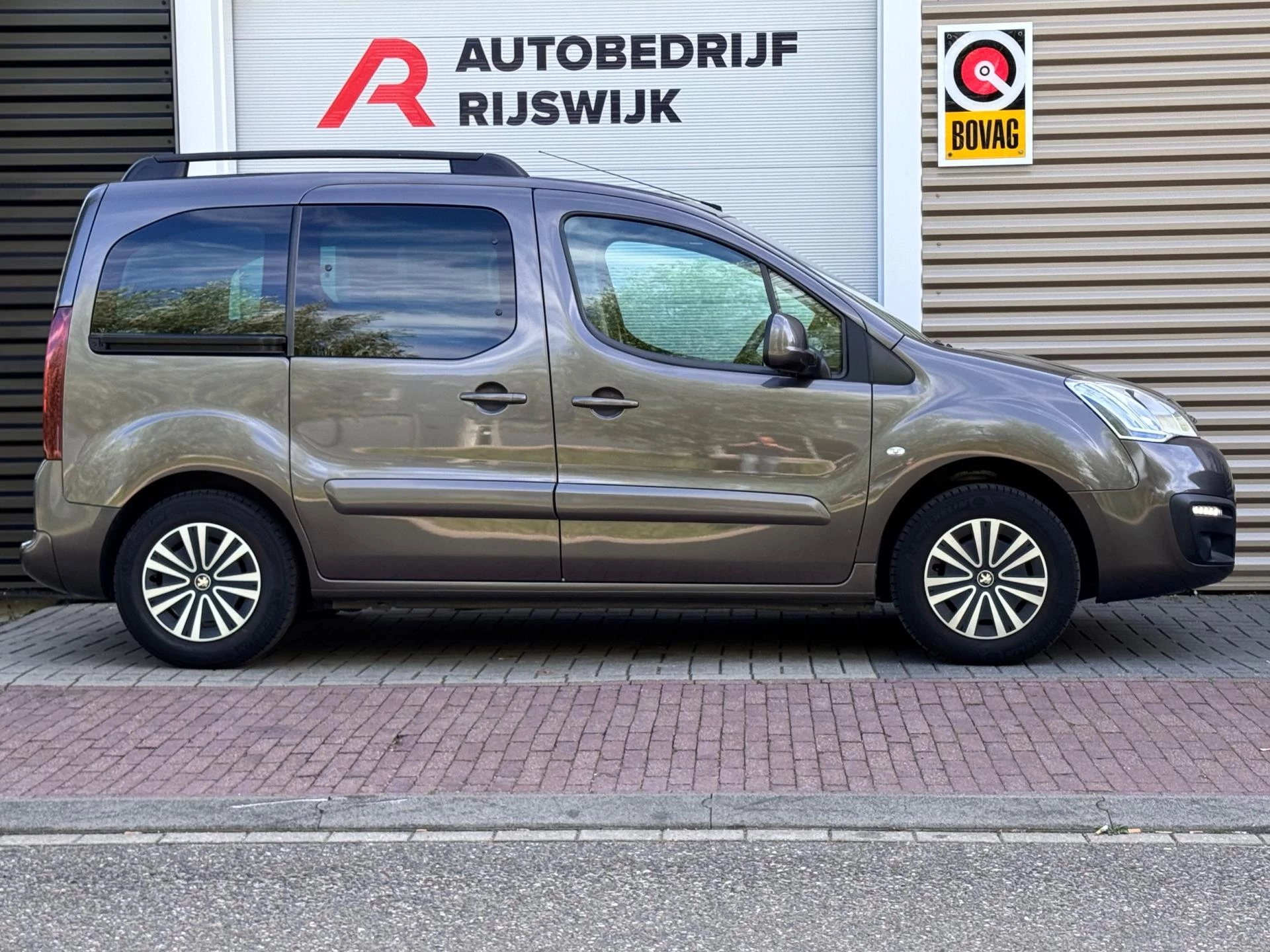 Hoofdafbeelding Peugeot Partner