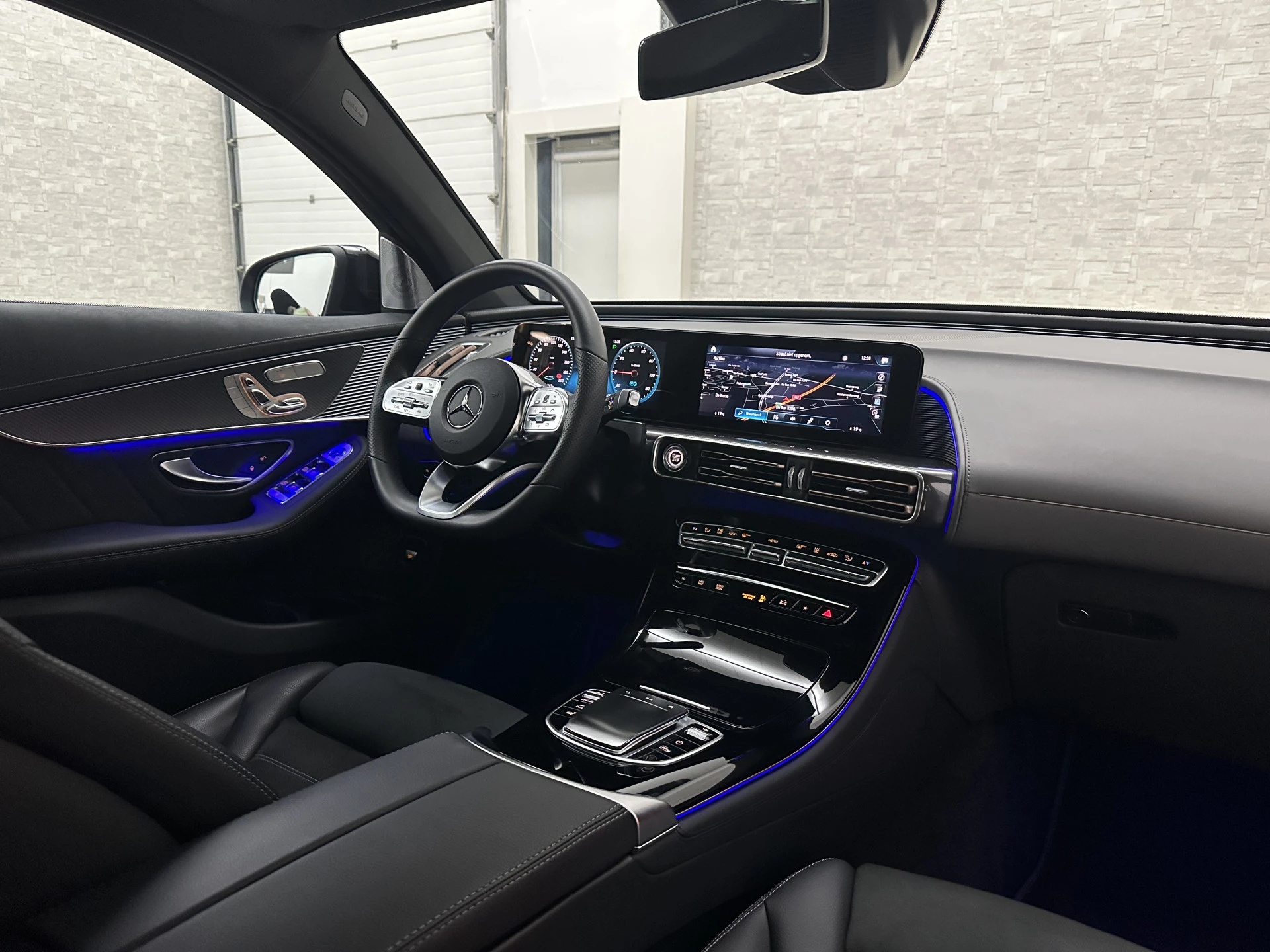 Hoofdafbeelding Mercedes-Benz EQC