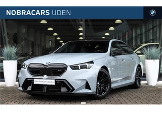 BMW M5 5 Serie Automaat / Stoelventilatie / Bowers & Wilkins / Comfort Access / Adaptieve LED / Parking Assistant Plus / Stoelverwarming / Live Cockpit Professional