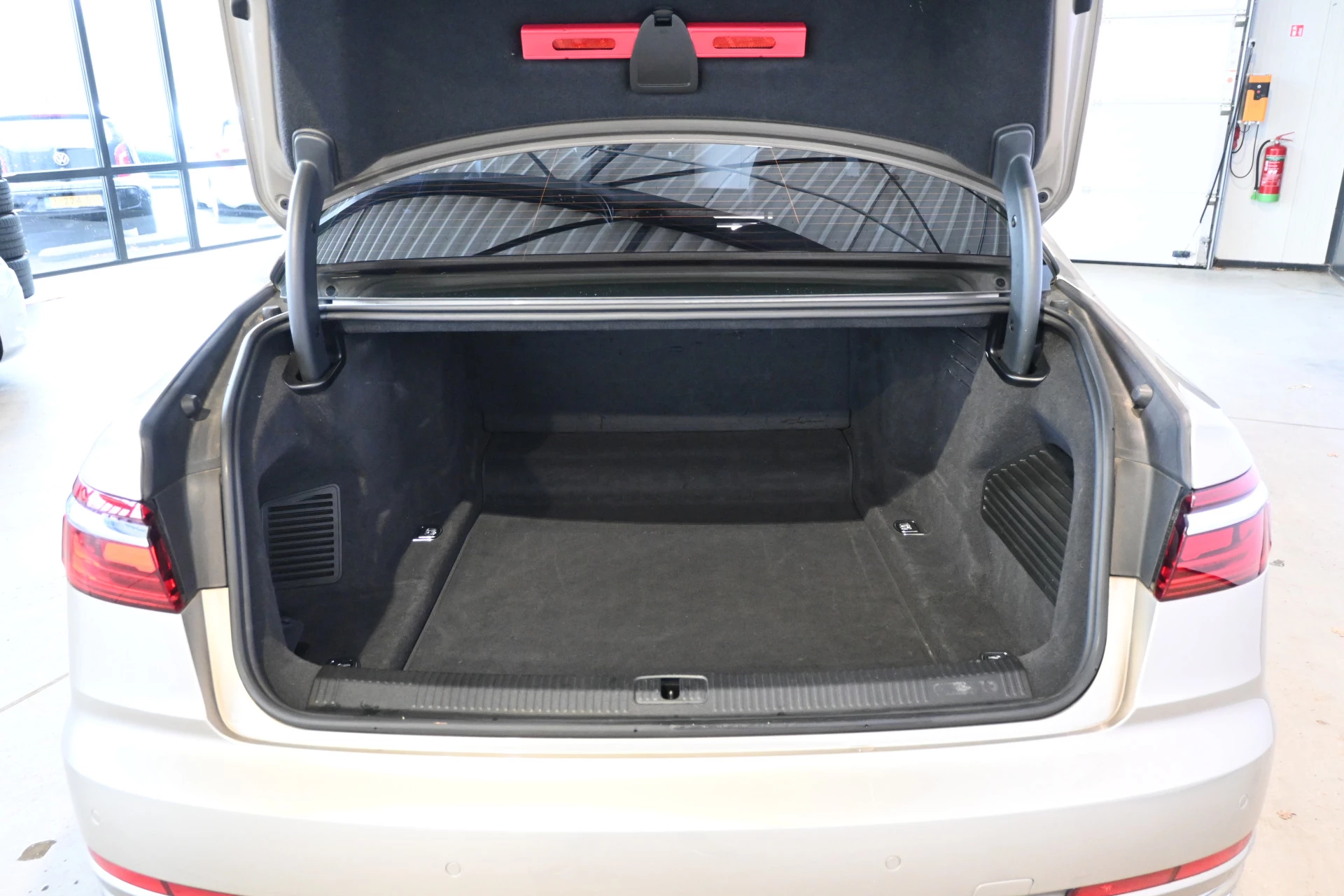 Hoofdafbeelding Audi A8