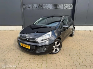 Hoofdafbeelding Kia Rio Kia Rio 1.2 CVVT Design Edition Airco Nw APK 03/27 Cruise C