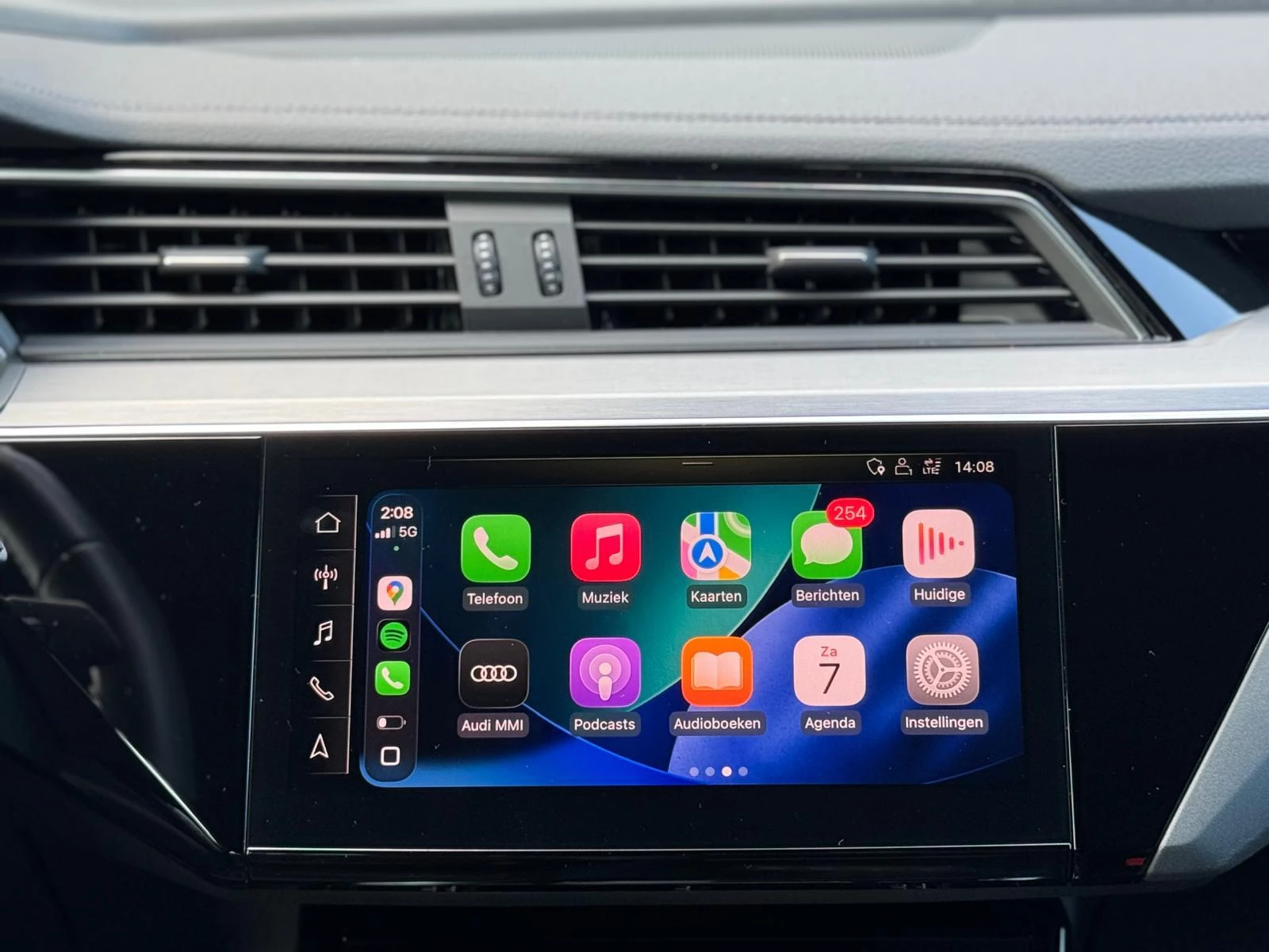 Hoofdafbeelding Audi e-tron