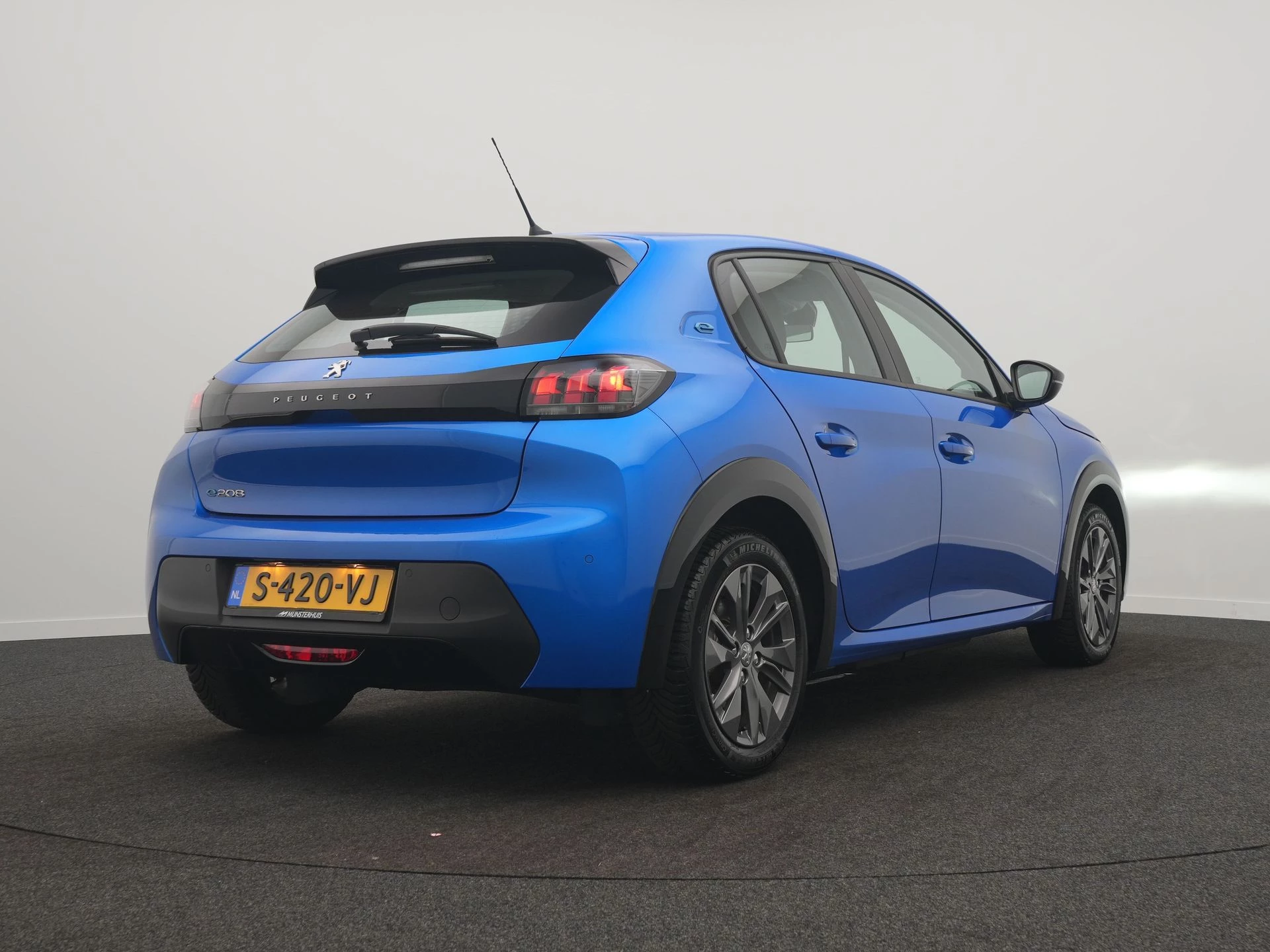 Hoofdafbeelding Peugeot e-208