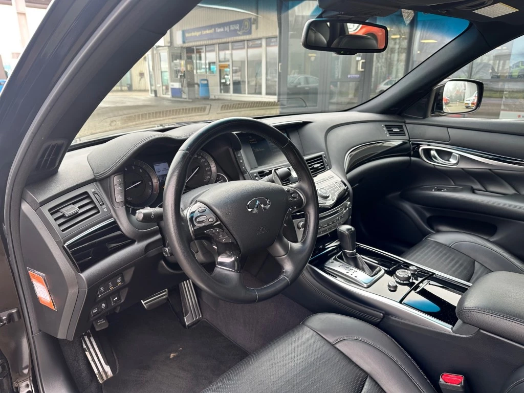 Hoofdafbeelding Infiniti M