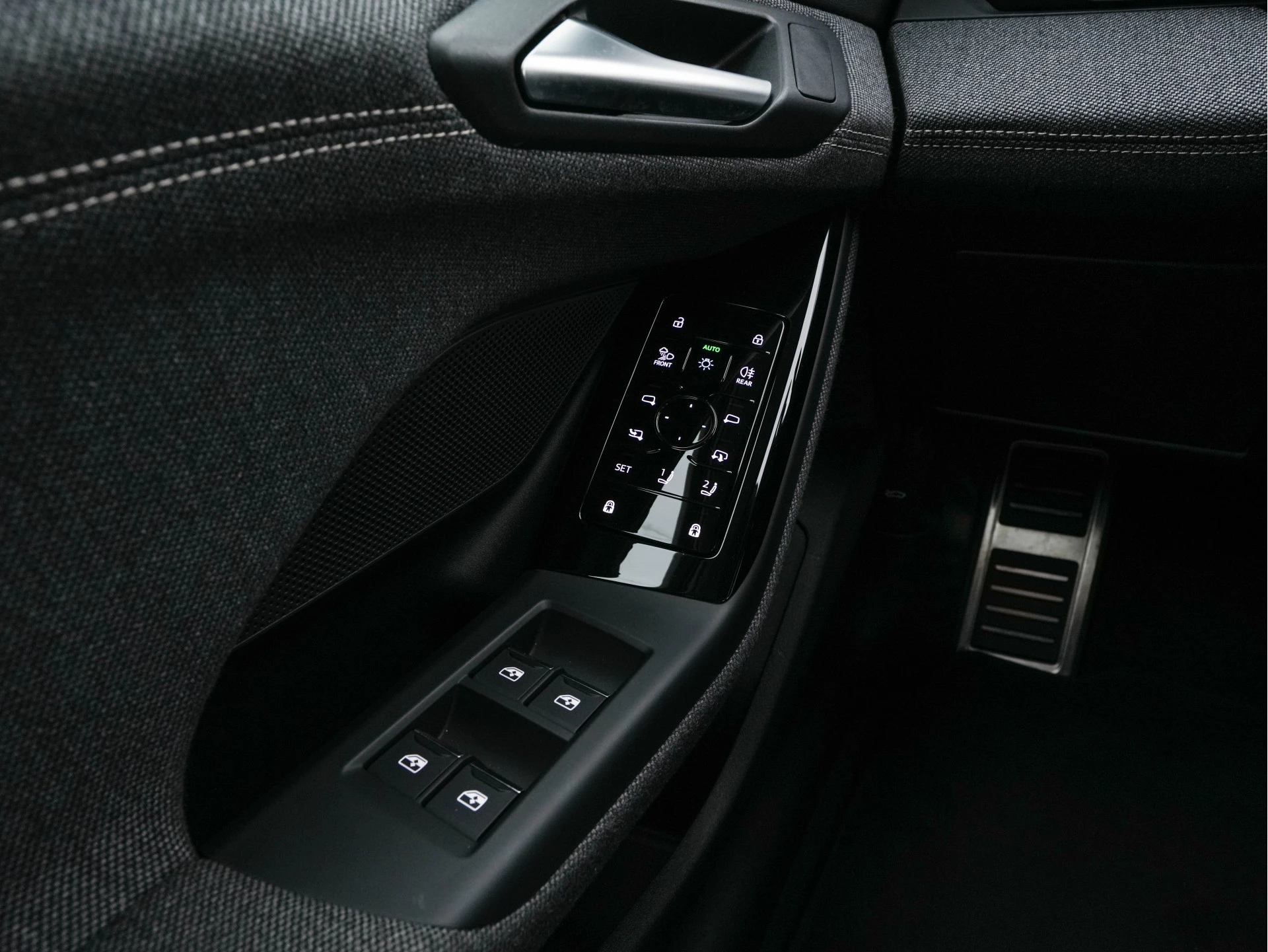 Hoofdafbeelding Audi A6 Avant e-tron