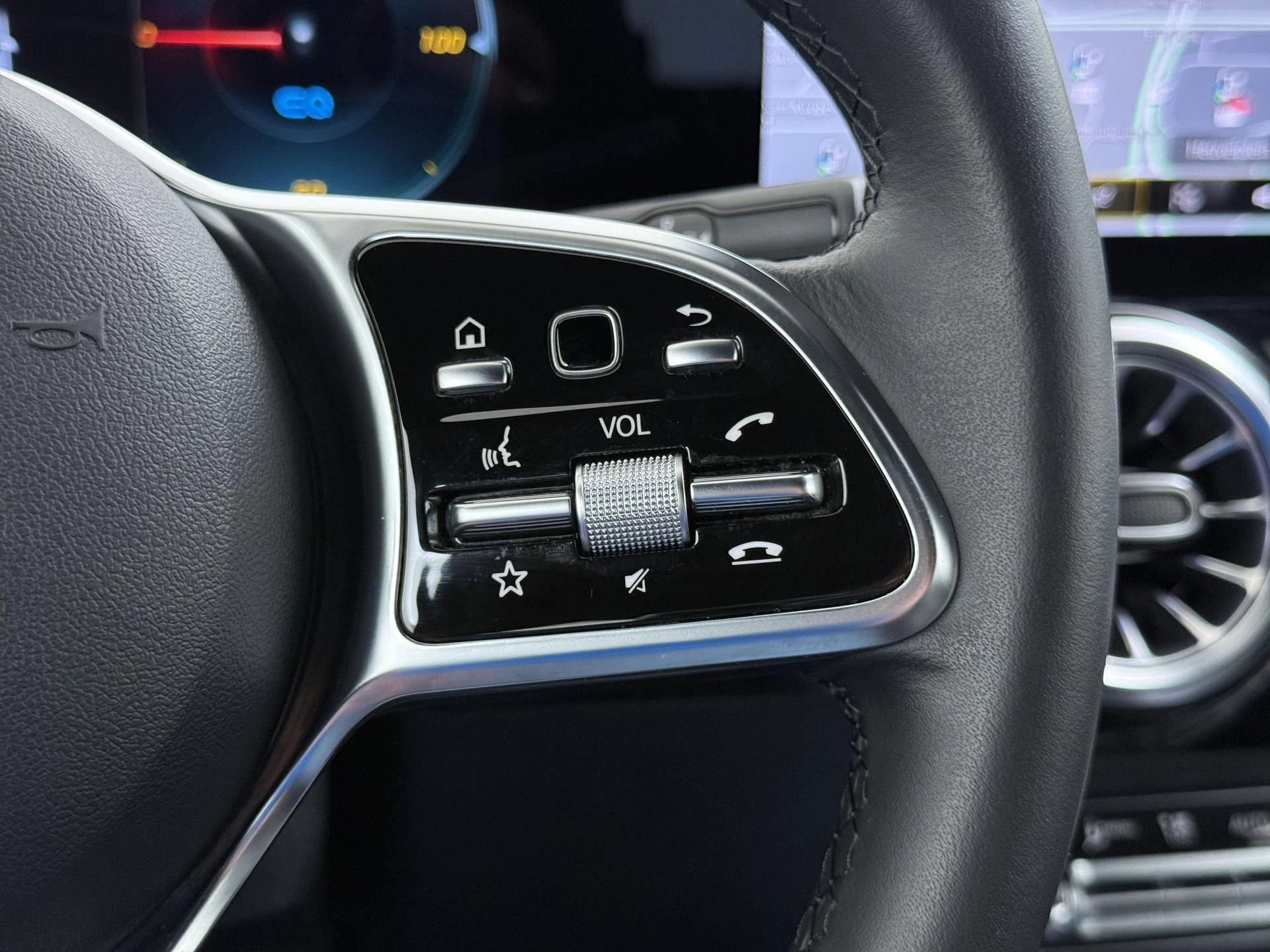 Hoofdafbeelding Mercedes-Benz EQA