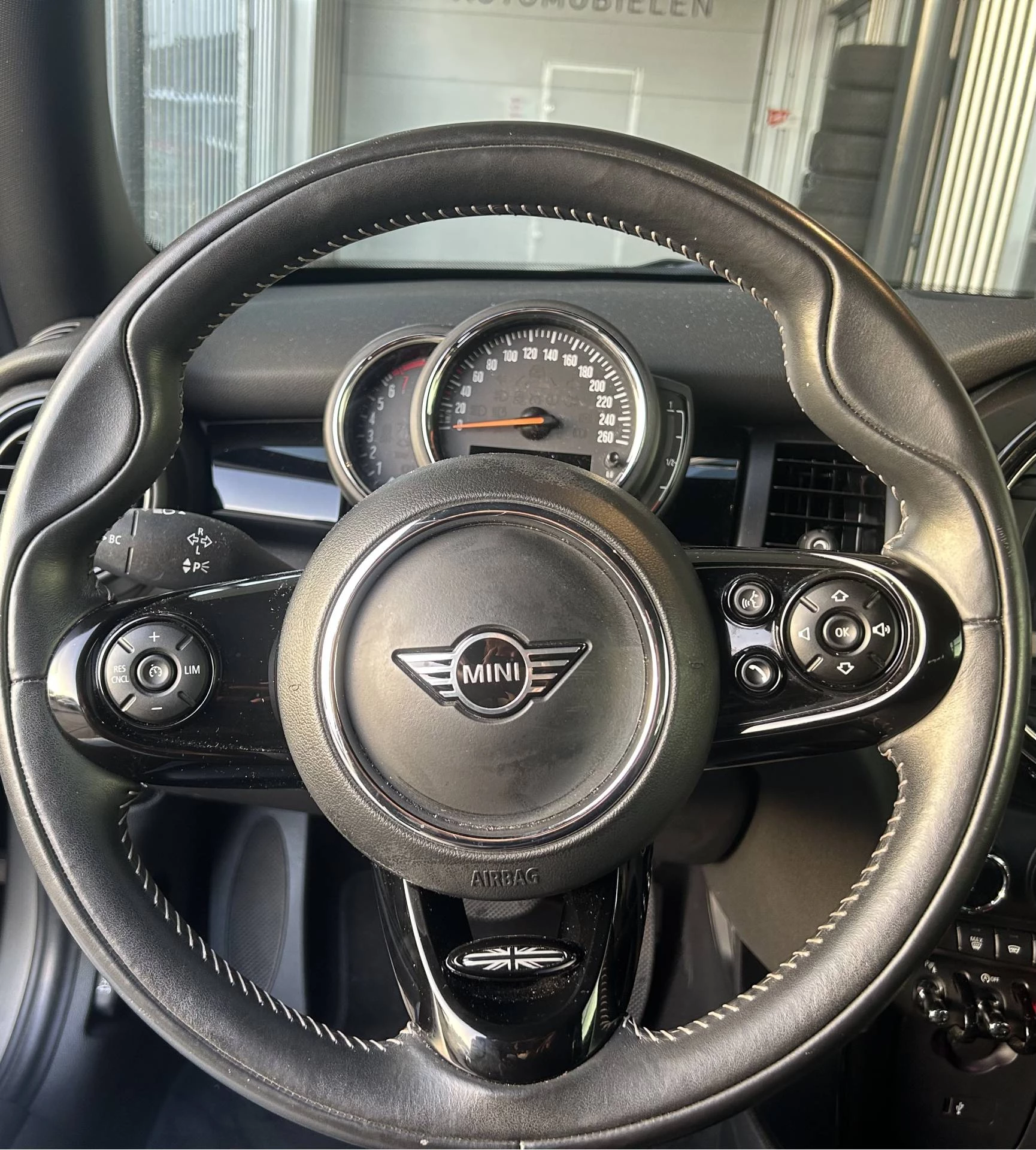 Hoofdafbeelding MINI One