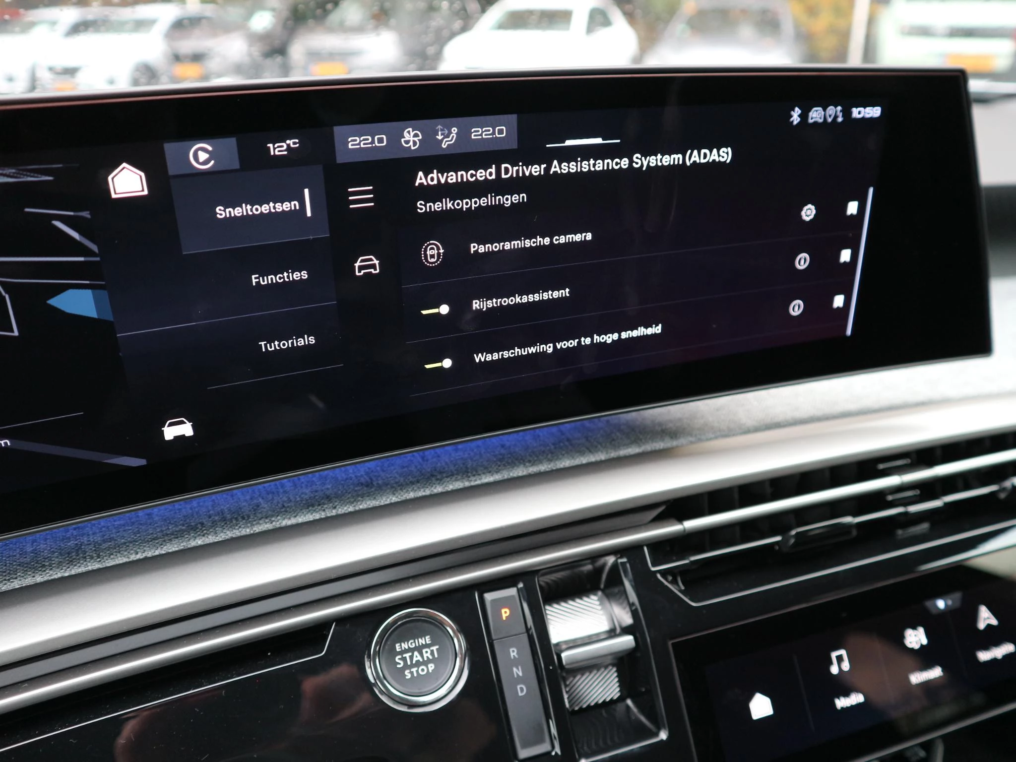 Hoofdafbeelding Peugeot e-3008