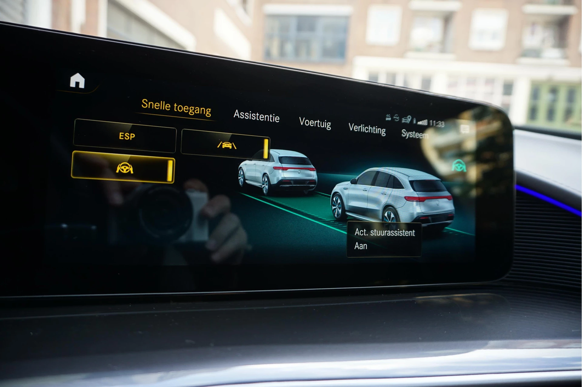 Hoofdafbeelding Mercedes-Benz EQC