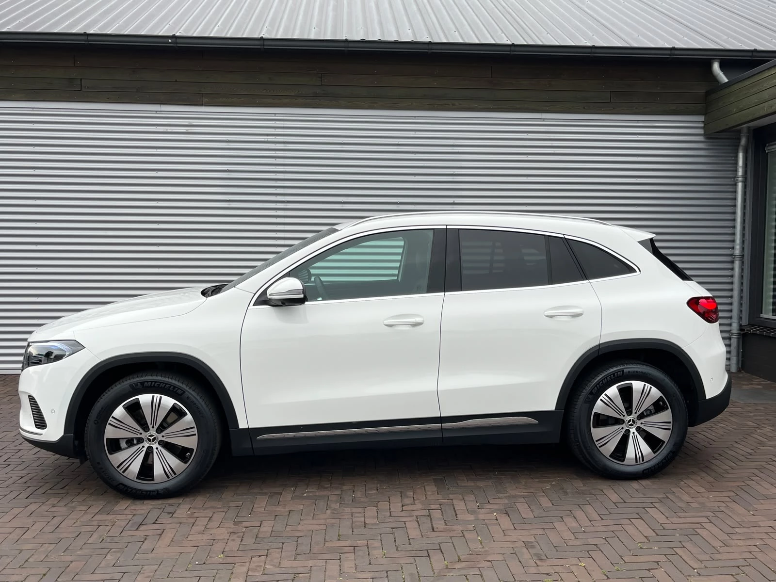 Hoofdafbeelding Mercedes-Benz EQA