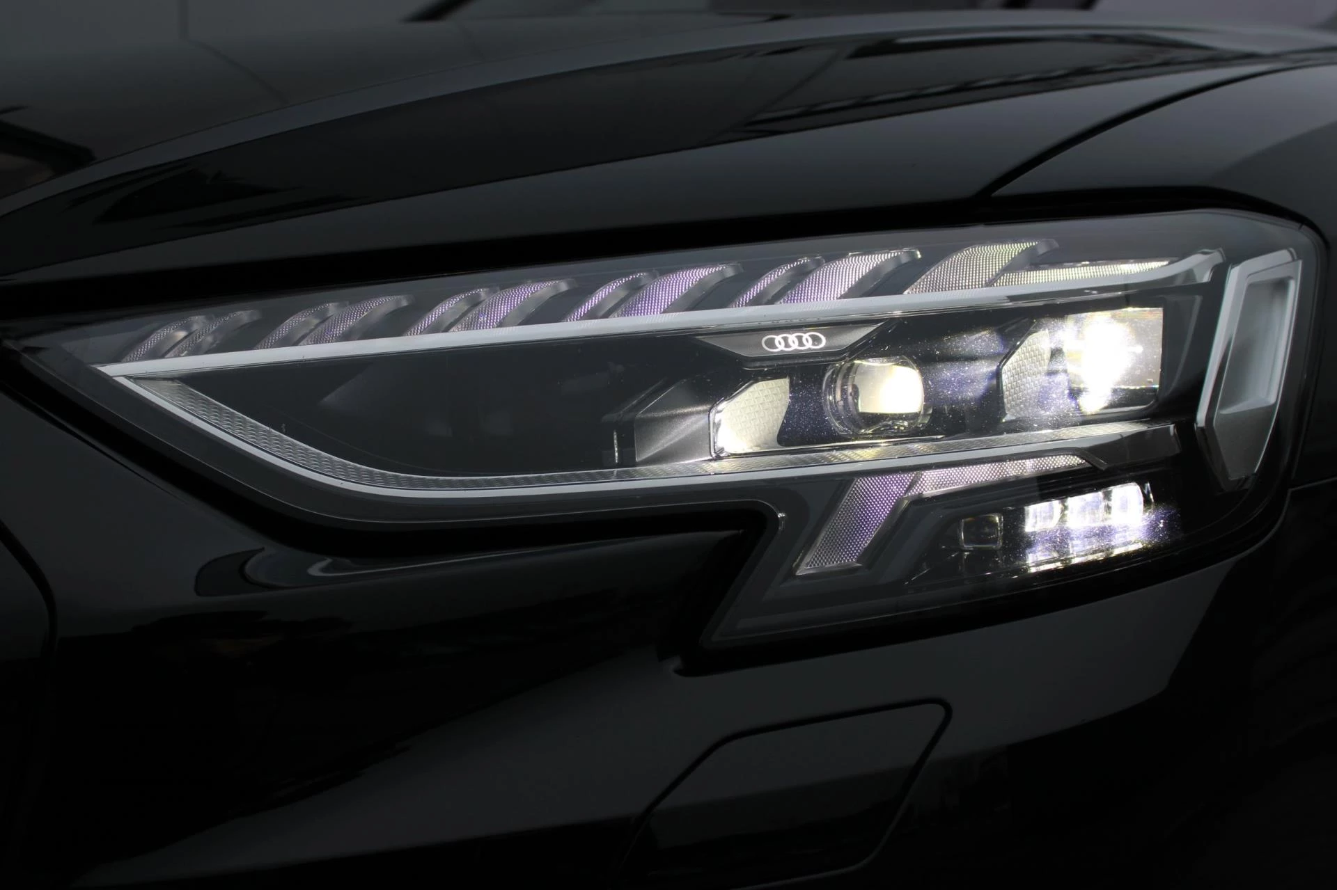 Hoofdafbeelding Audi A8