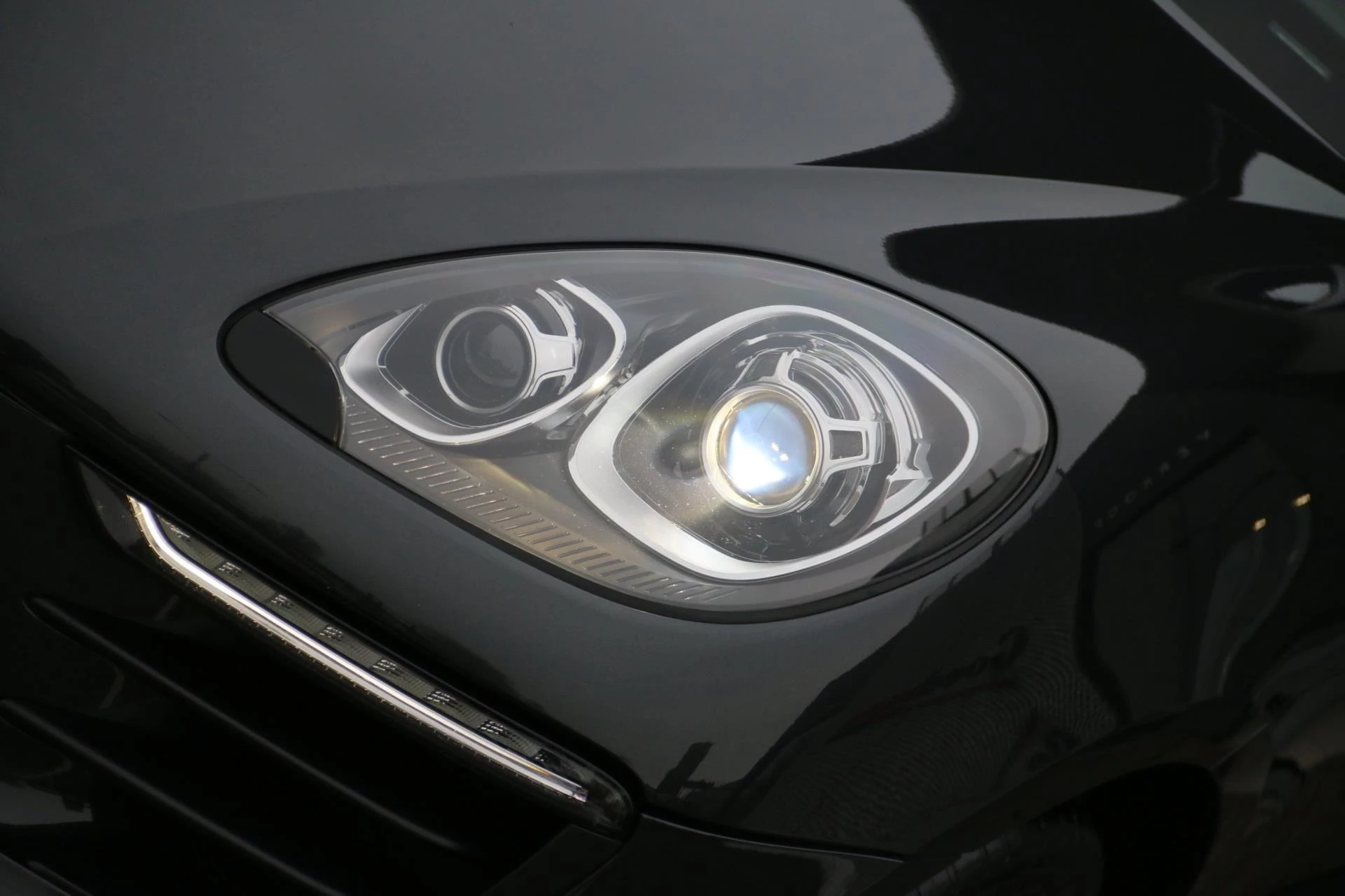 Hoofdafbeelding Porsche Macan