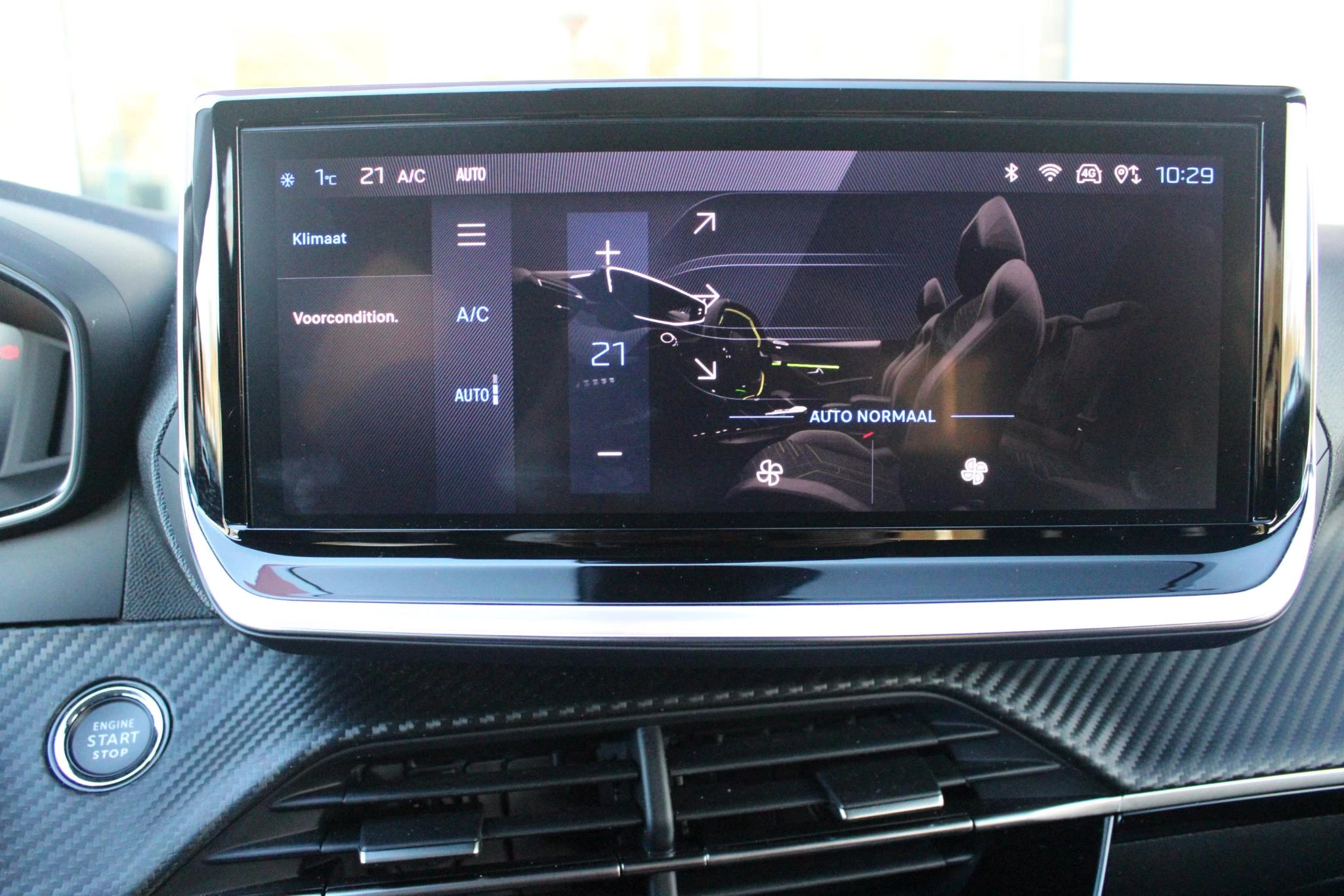 Hoofdafbeelding Peugeot e-208