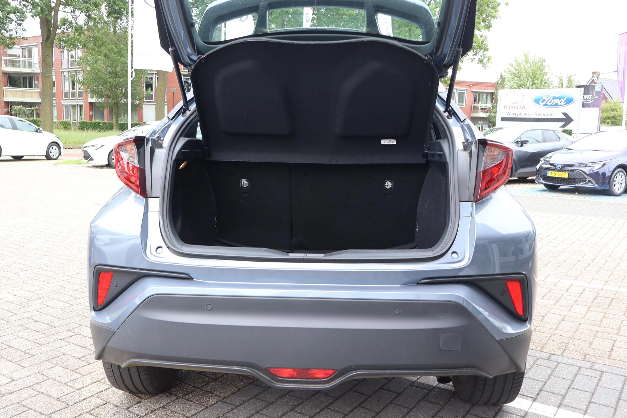 Hoofdafbeelding Toyota C-HR
