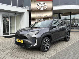 Toyota Yaris Cross 1.5 Hybrid 115 First Edition APPLE/ANDROID STOEL/STUURVERWARMING NAVI AD-CRUISE PRIVACY-GLASS 17"LM-VELGEN